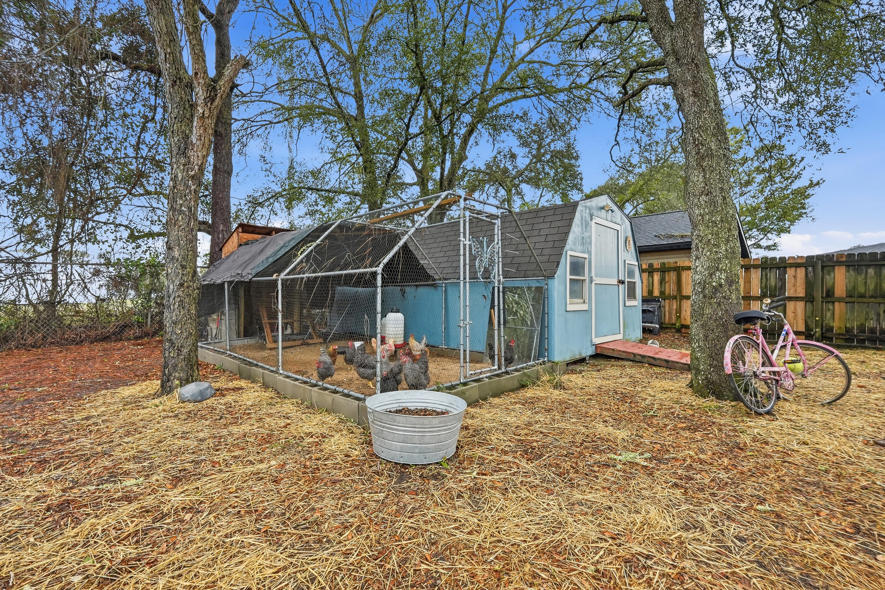 VICTORIA GARDENS 3 - Residential