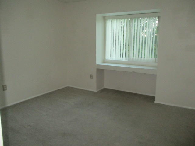 HIDDEN COVE T/H - Residential