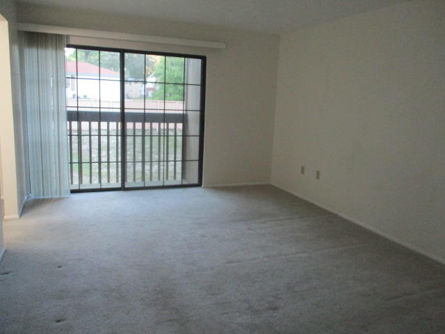 HIDDEN COVE T/H - Residential