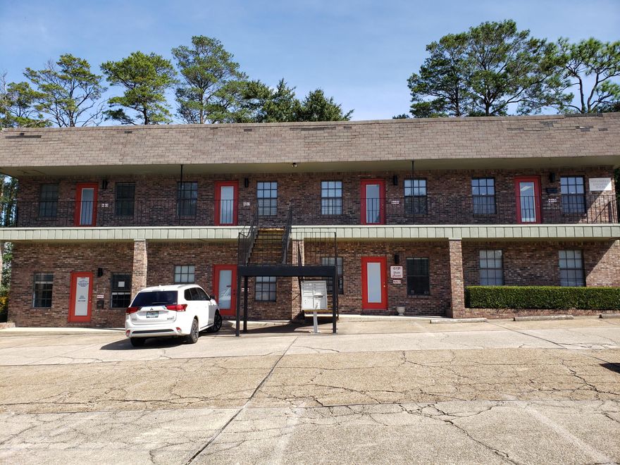 2 large offices with restrooms that have a door connecting them. They can be separated into 2 individual offices. This is a very convenient location for base contractors or professional businesses.