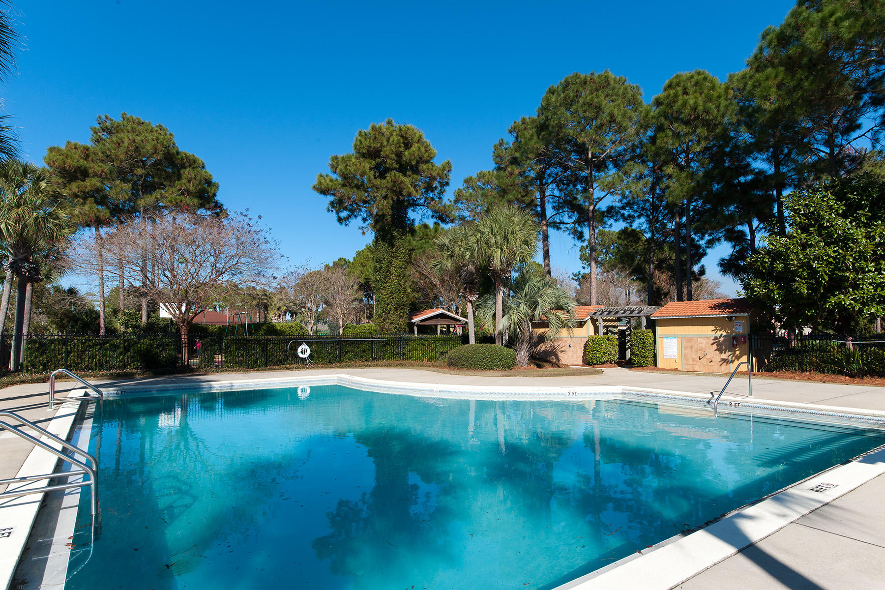 EMERALD LAKES PH 1 - Residential