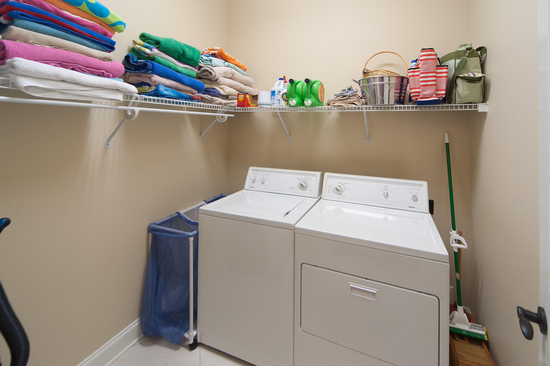 EMERALD LAKES PH 1 - Residential