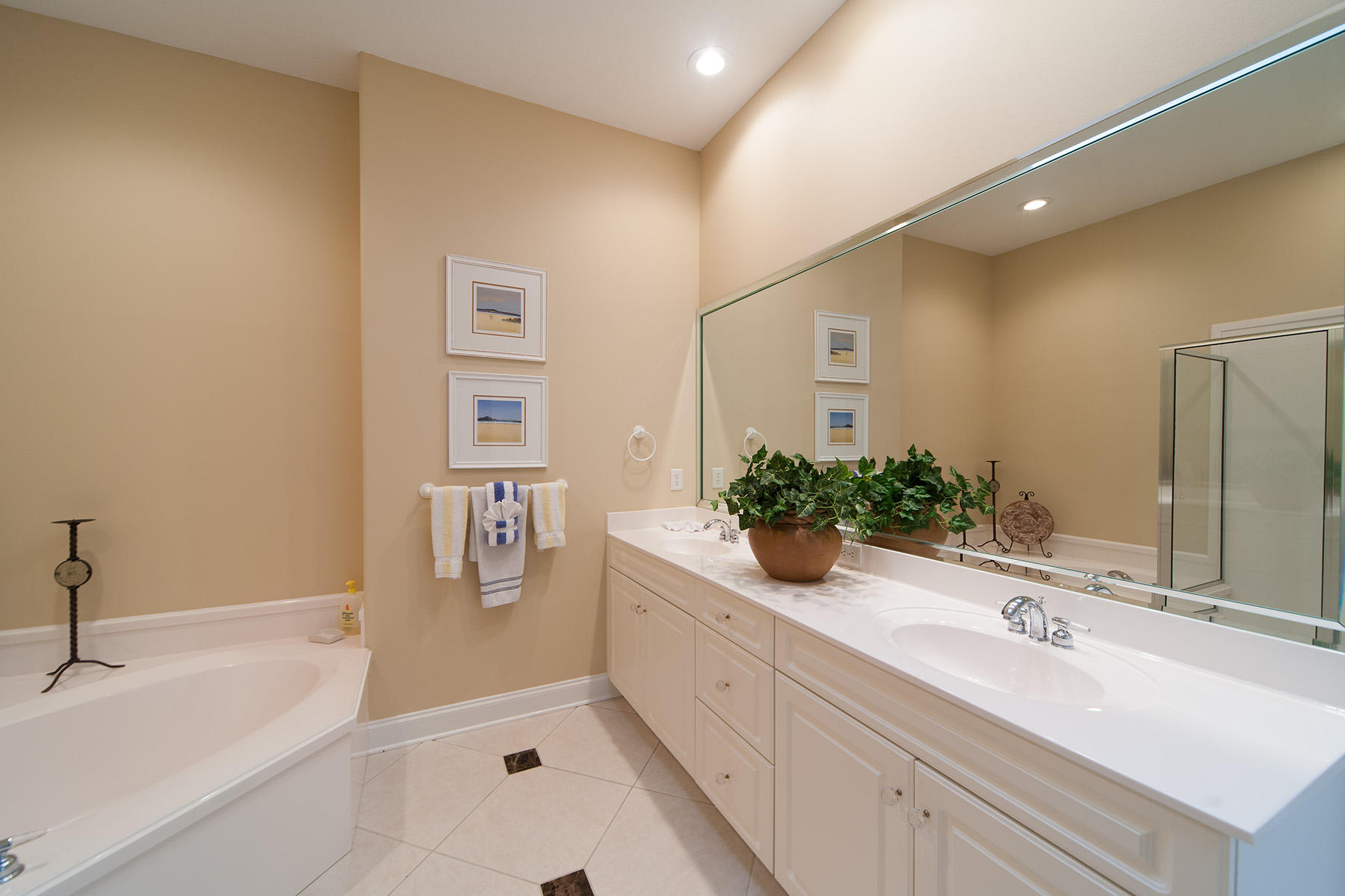 EMERALD LAKES PH 1 - Residential