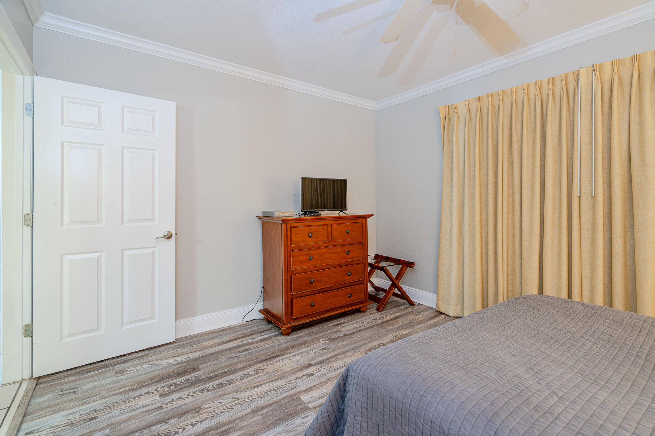 EMERALD BEACH PH 1 - Residential