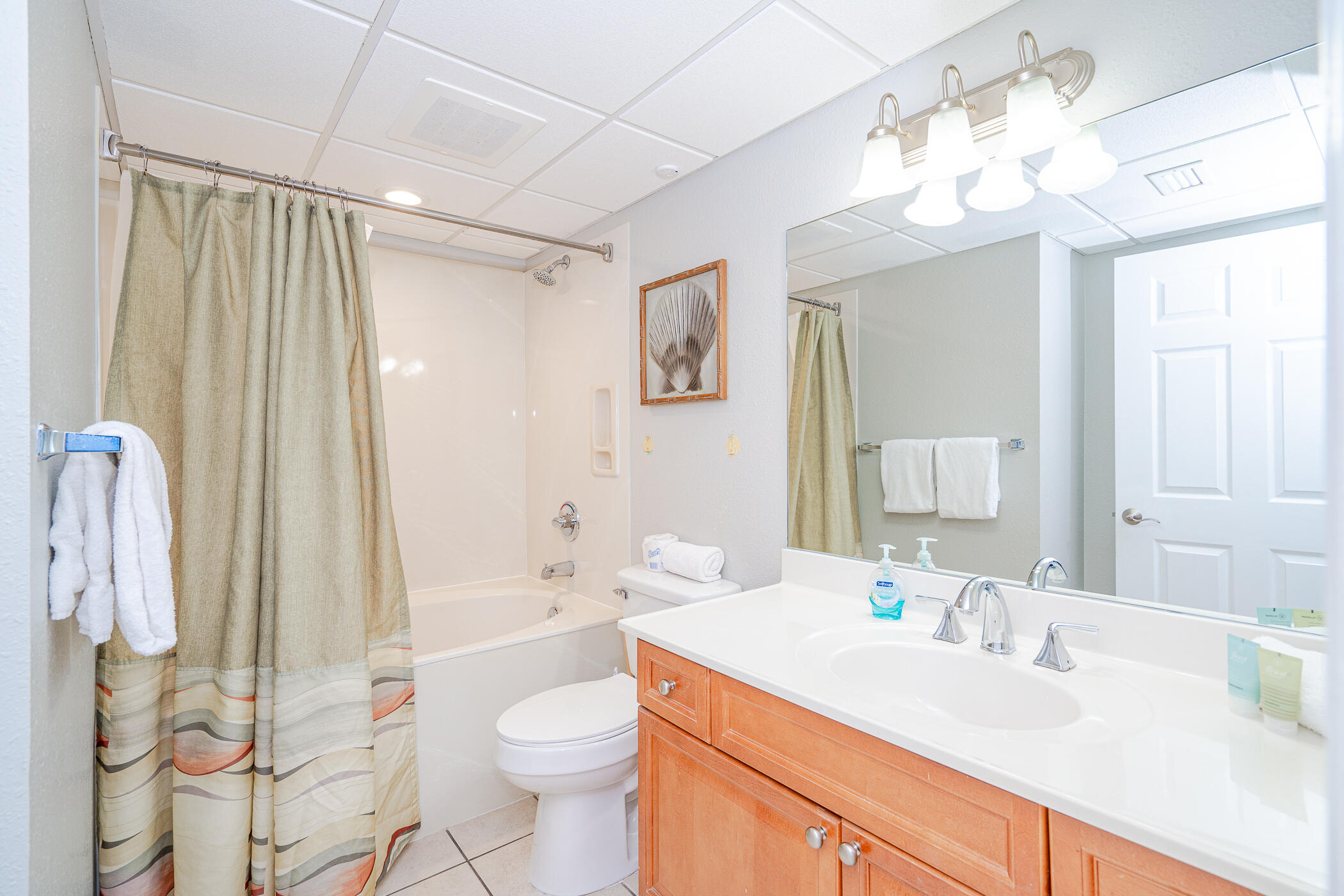 EMERALD BEACH PH 1 - Residential