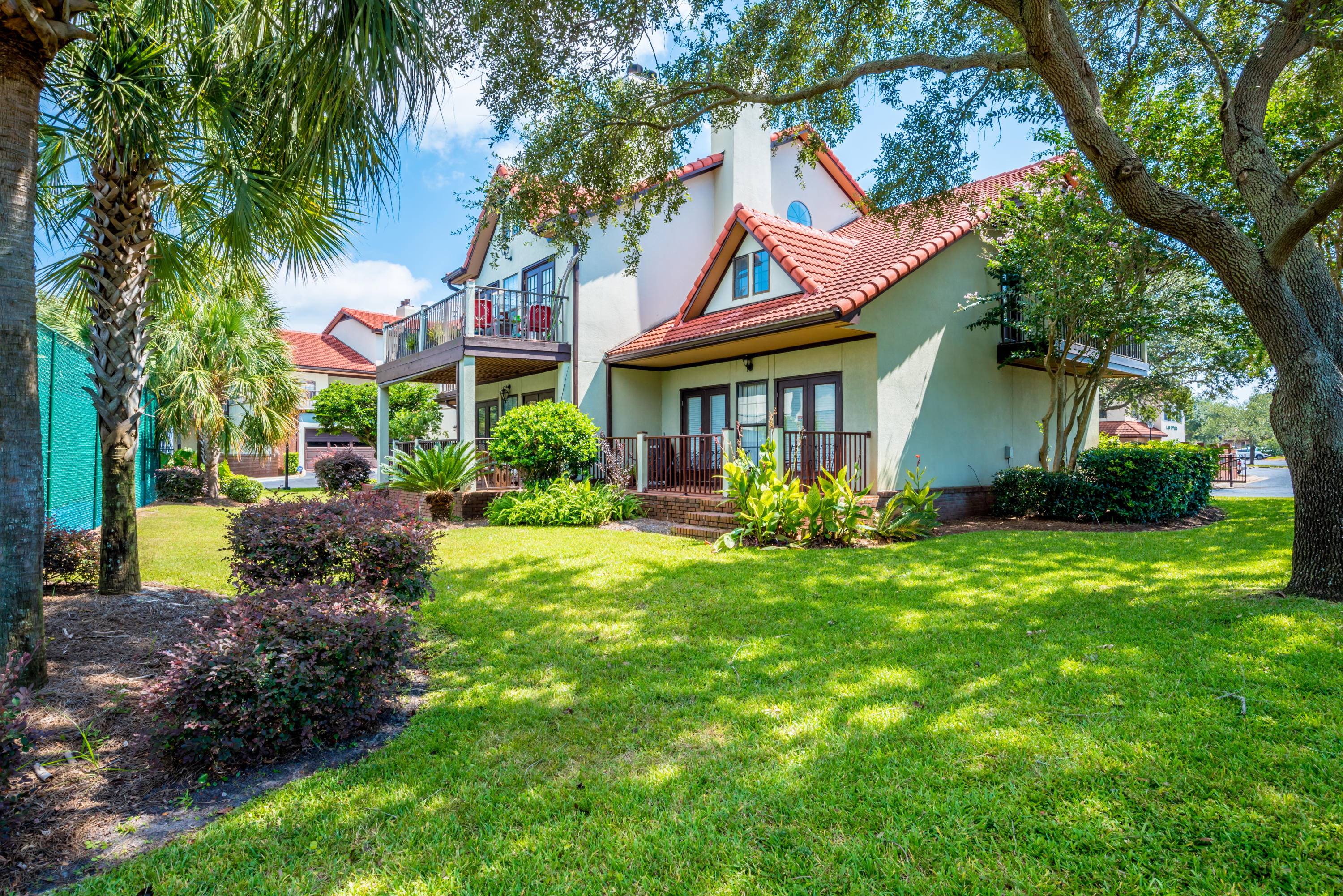 BAYBRIDGE CONDO - Residential