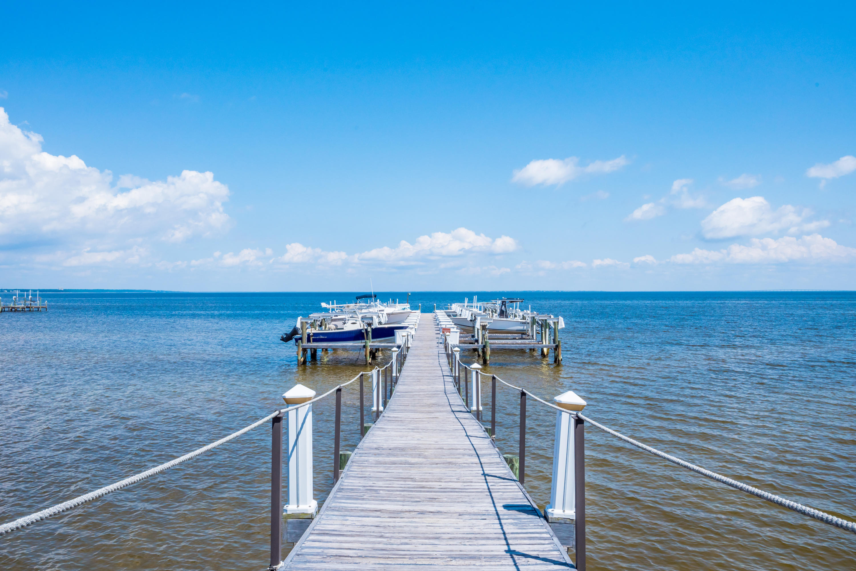 BAYBRIDGE CONDO - Residential