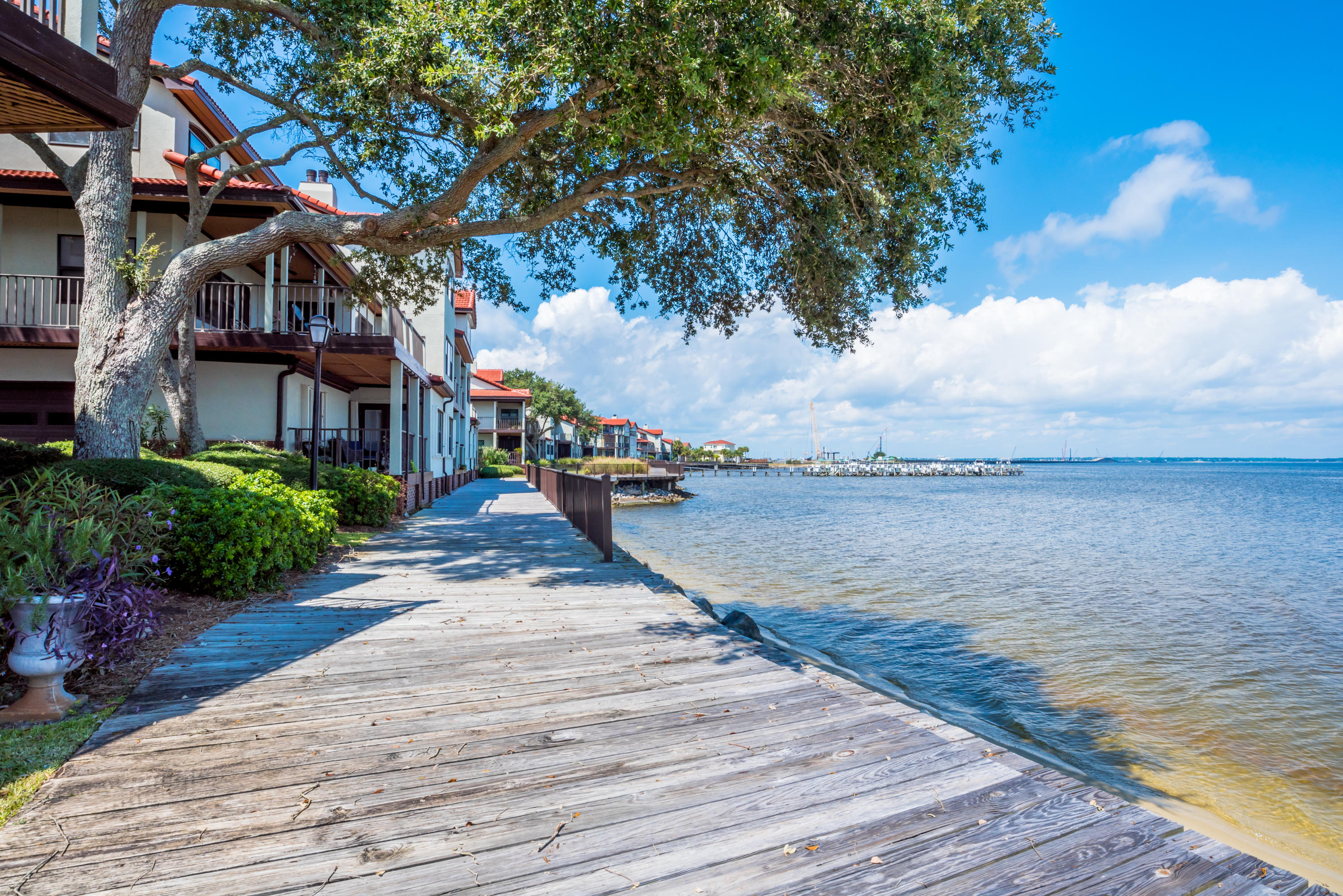 BAYBRIDGE CONDO - Residential