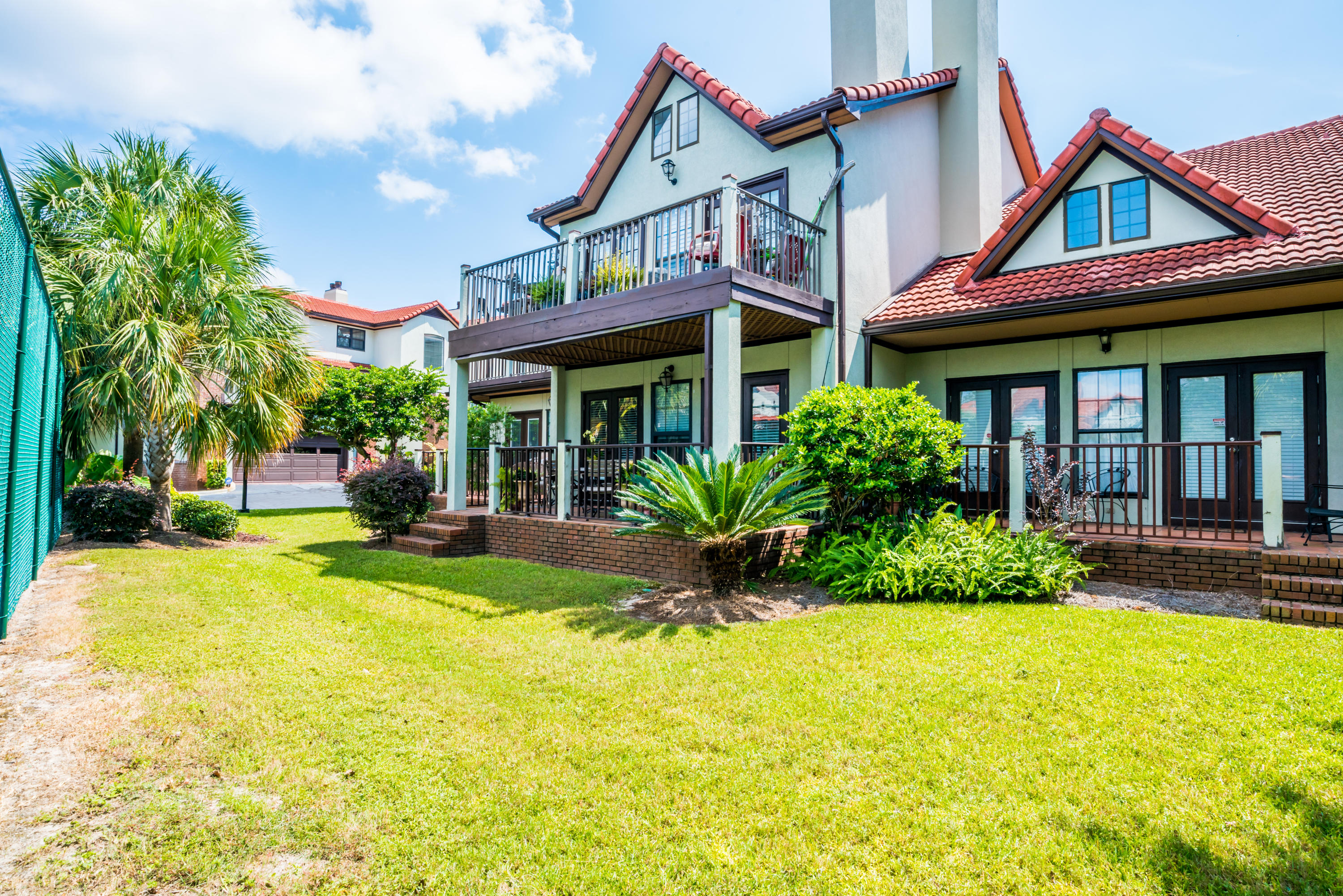 BAYBRIDGE CONDO - Residential