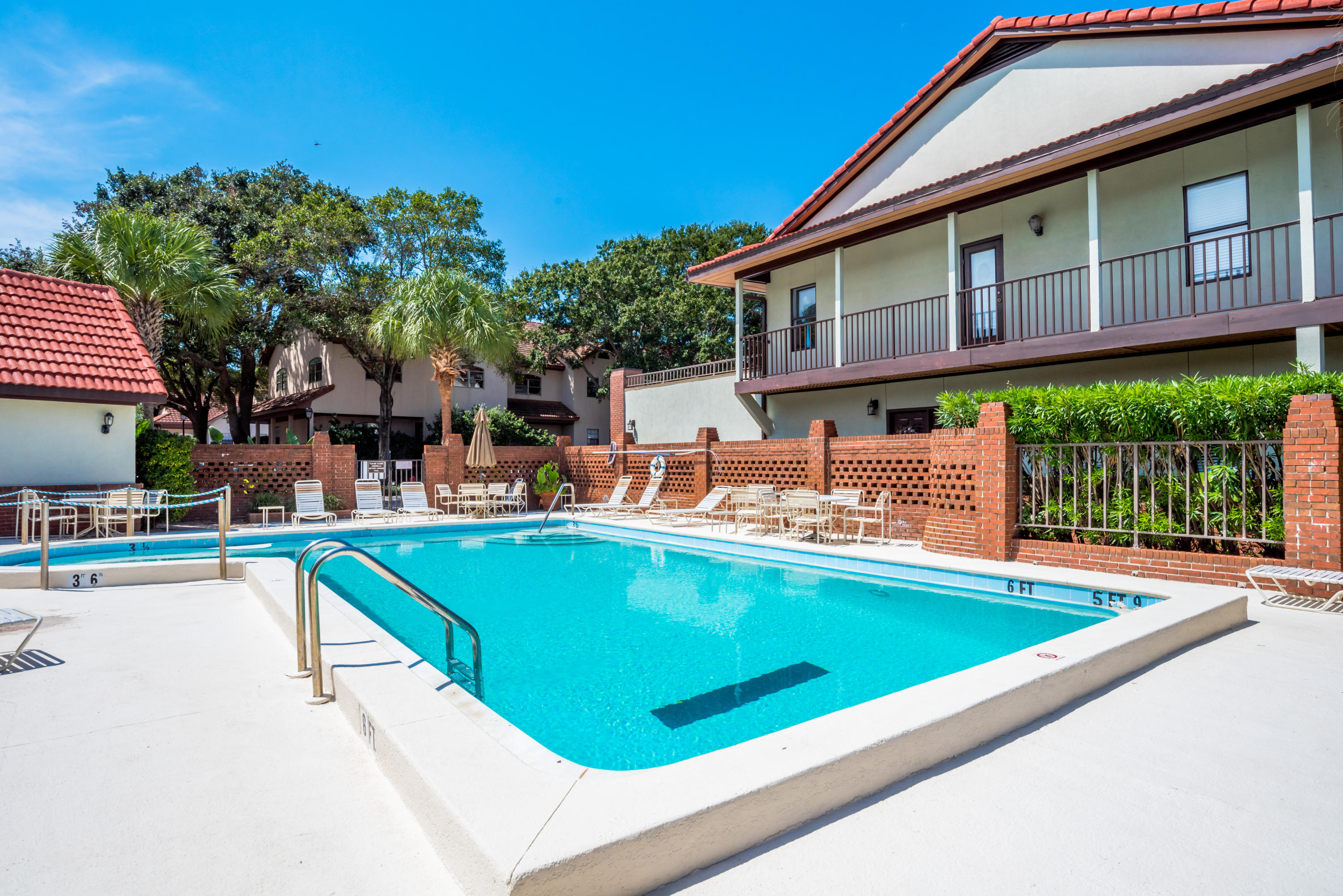 BAYBRIDGE CONDO - Residential