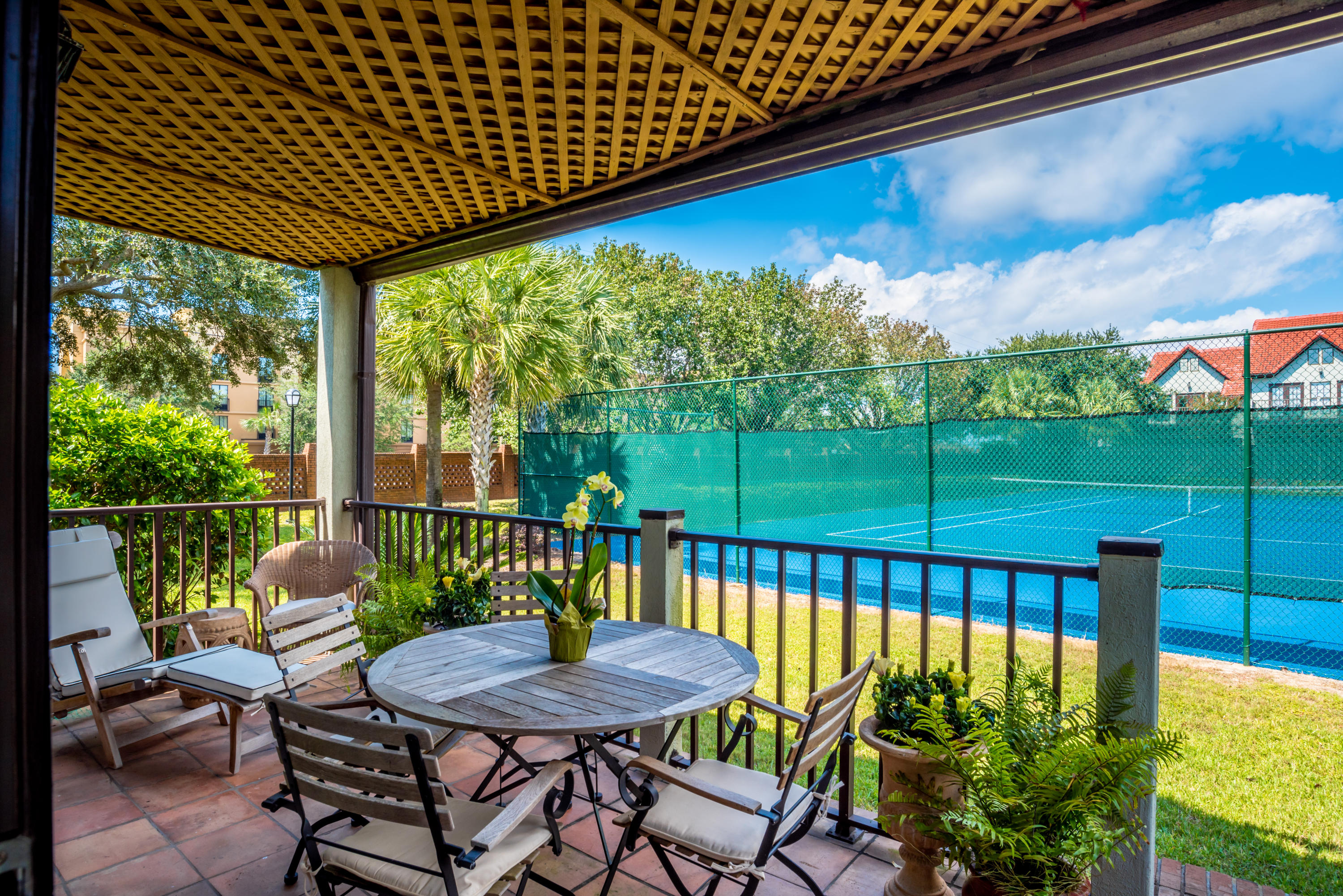 BAYBRIDGE CONDO - Residential