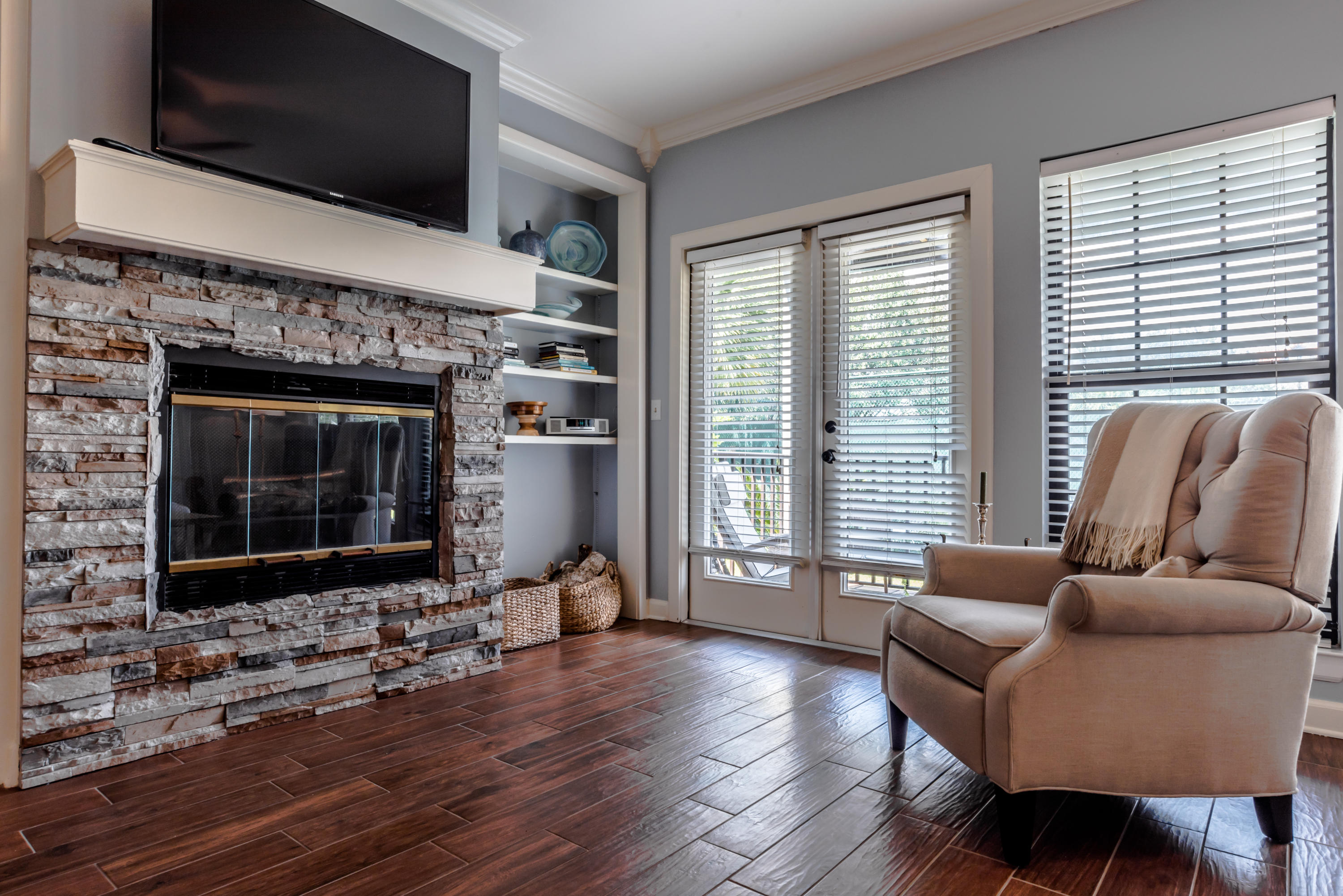 BAYBRIDGE CONDO - Residential