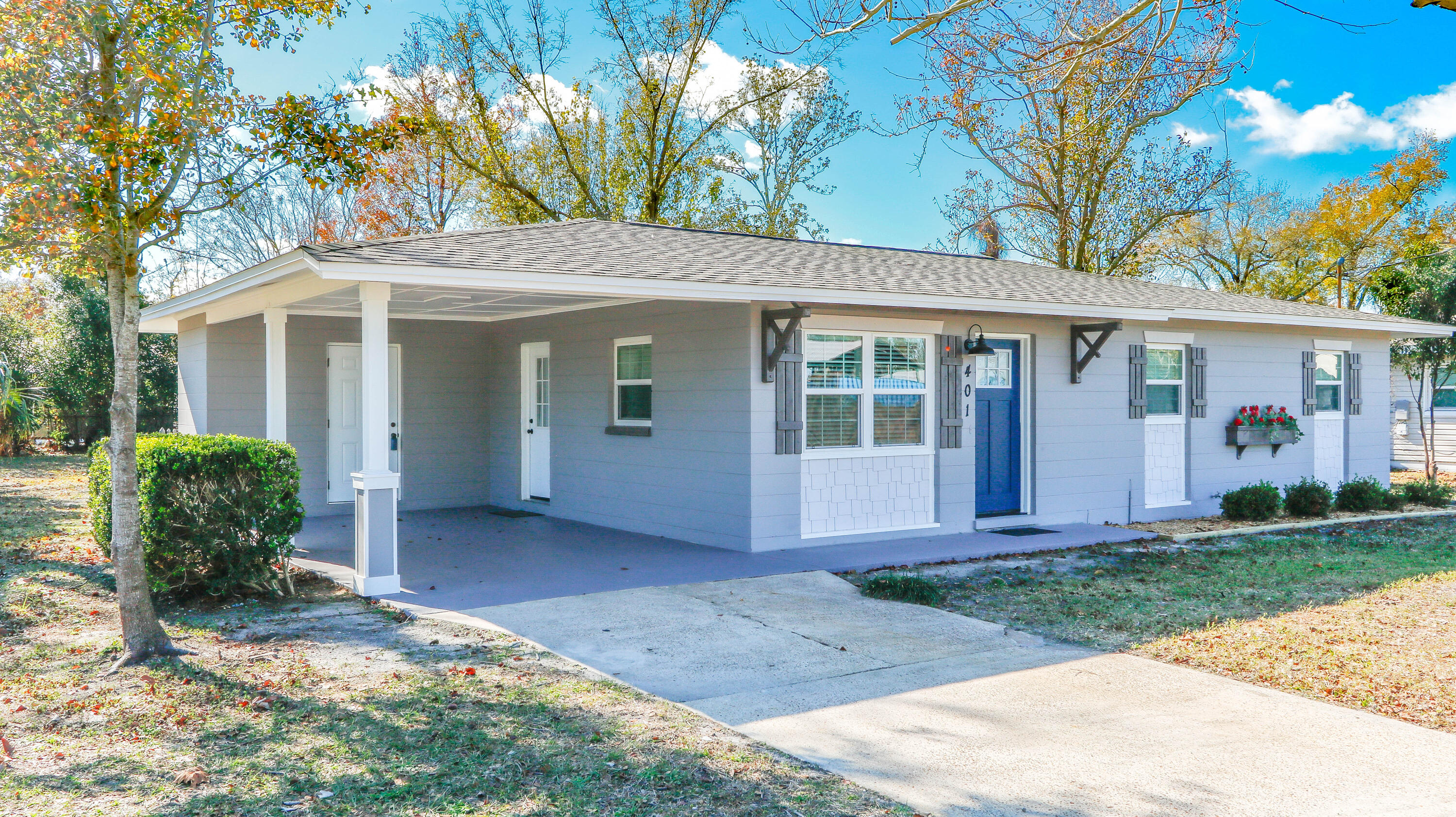- CURRENTLY UNDER CONTRACT - SELLER WILL CONSIDER BACK UP OFFERS - 3D Home Tour Available! This immaculately restored 3-bedroom, 2bathroom gem is nestled directly in the heart of Lynn Haven, just a stone's throw away from everything you would need. Located less than 1 mile away from Winn Dixie, Publix, Walmart, the Post Office, and so many different local shopping and dining options. This home is also just up the road from Mowat Middle School! From the roof to the HVAC, water heater, doors and windows, flooring, cabinets, countertops, toilets, fixtures, and more - everything has been meticulously replaced to offer a fresh, modern living experience.
