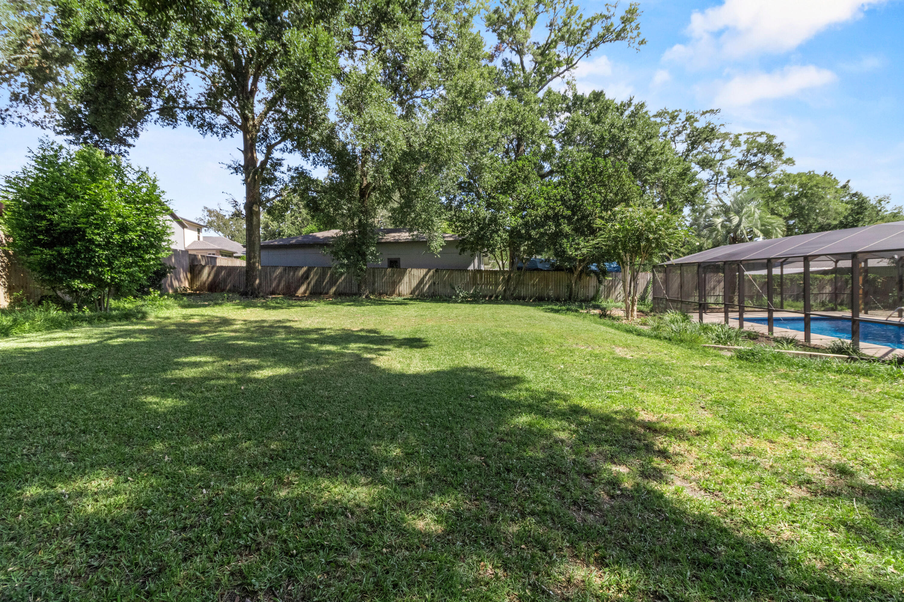 EDGEWATER VILLAGE - Residential