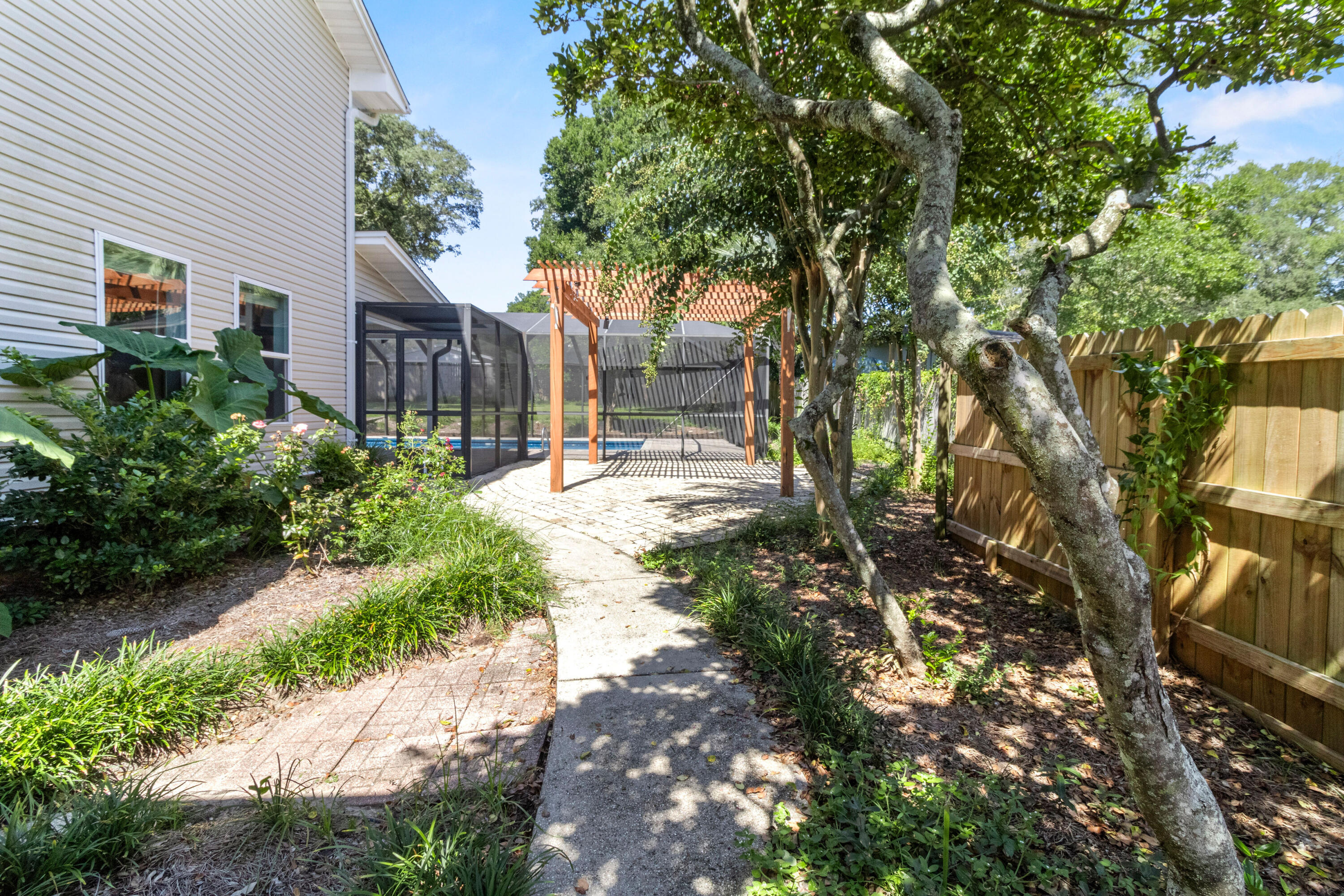 EDGEWATER VILLAGE - Residential