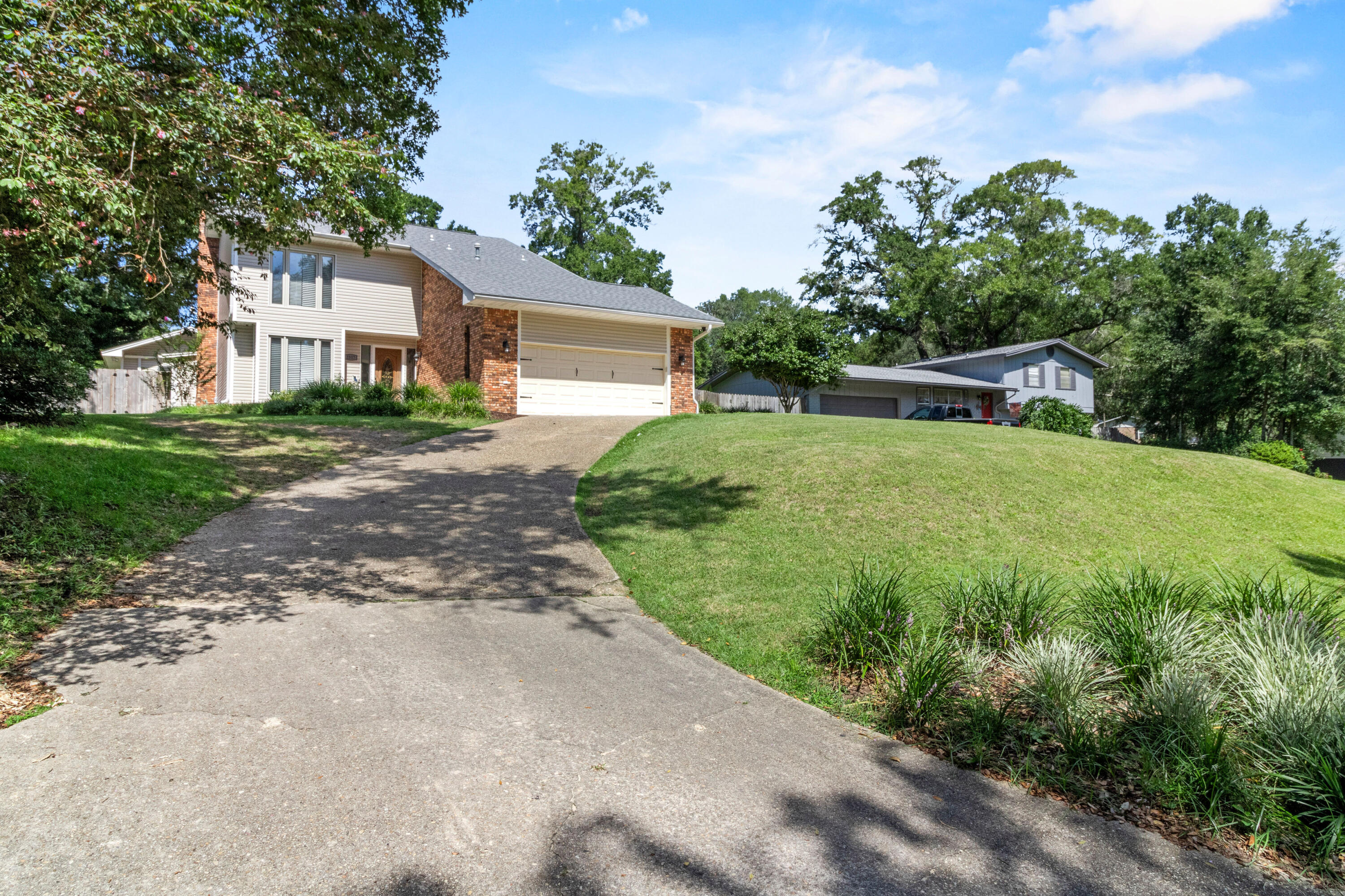 EDGEWATER VILLAGE - Residential