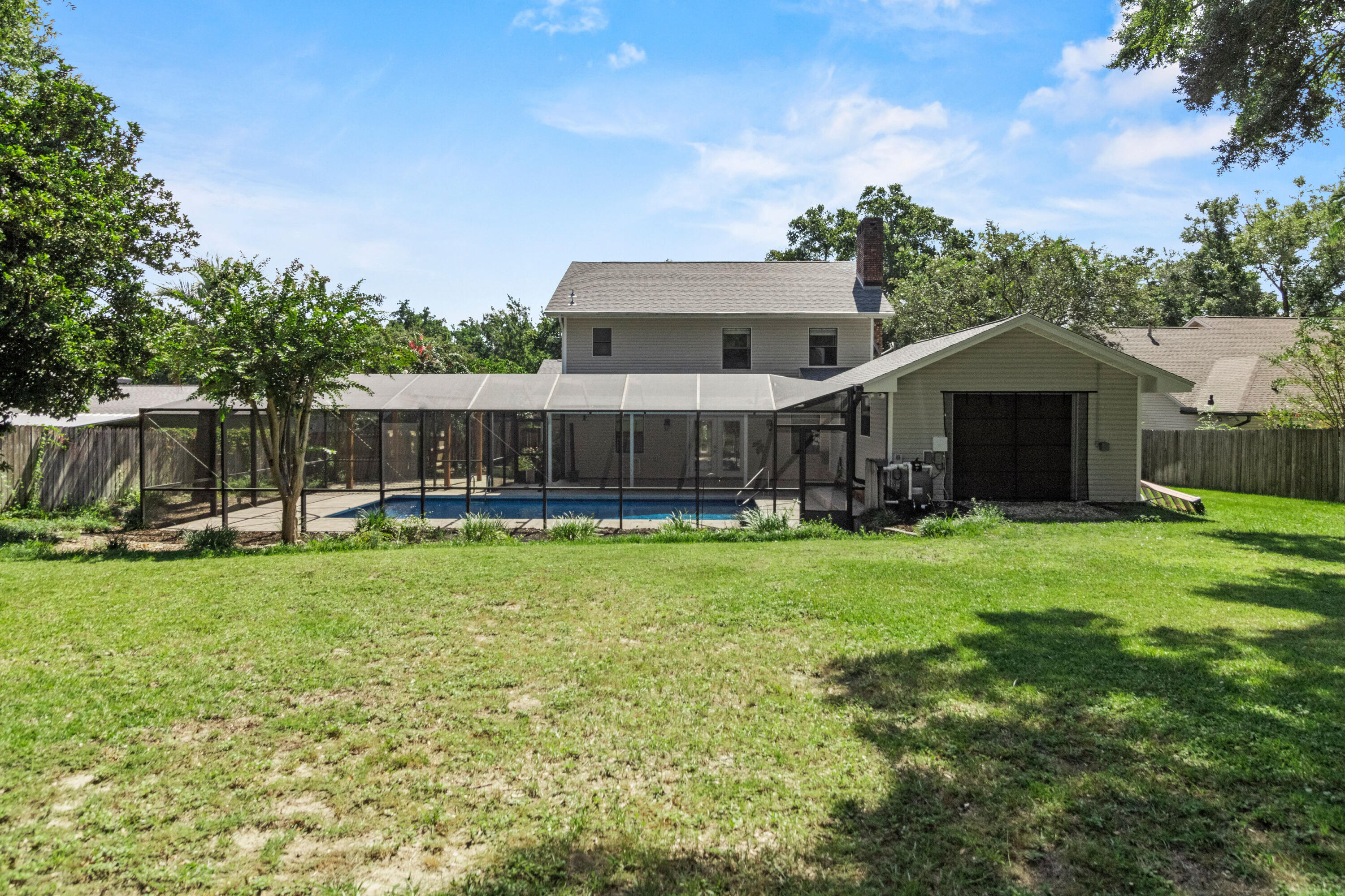 EDGEWATER VILLAGE - Residential