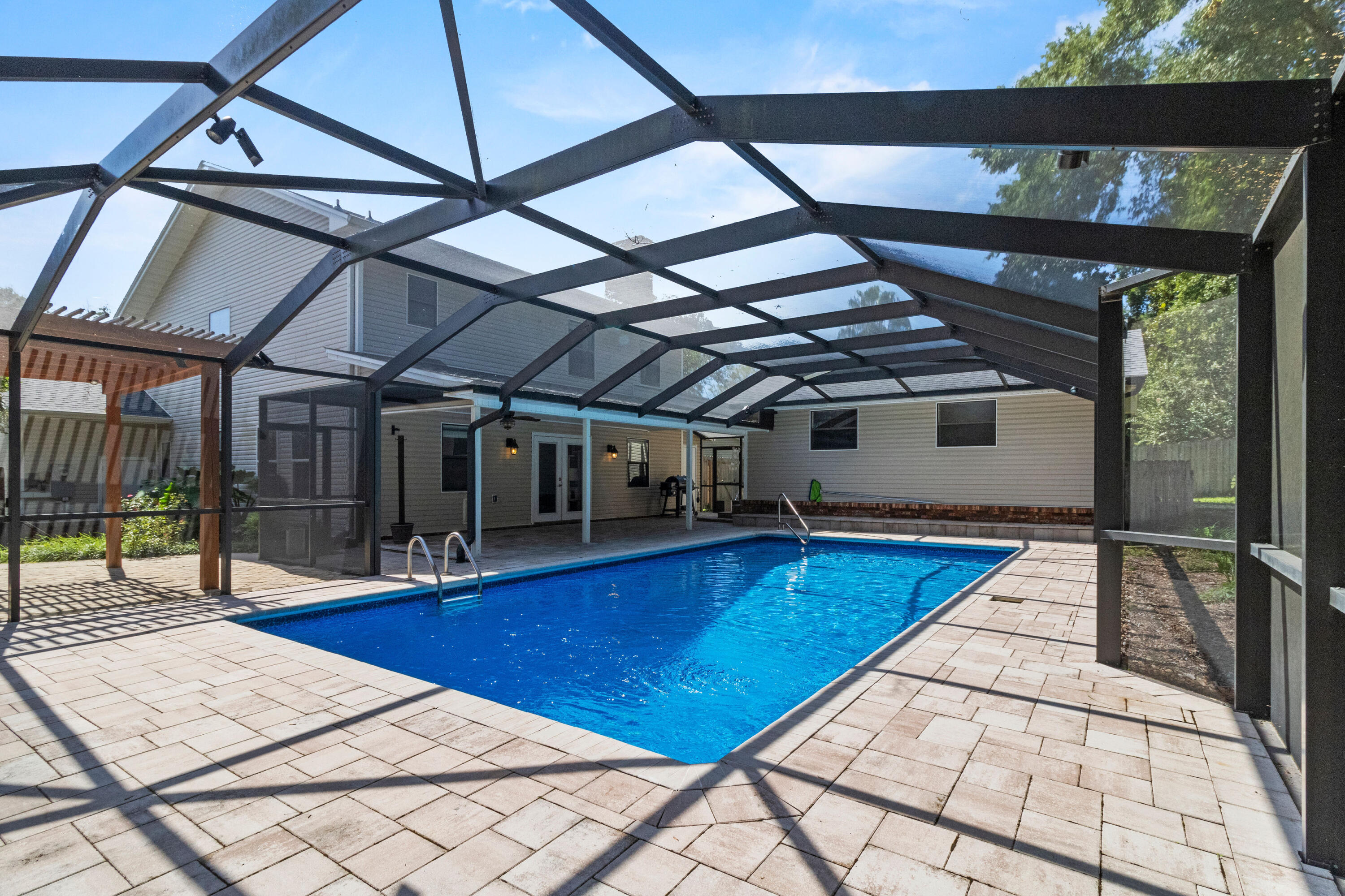 EDGEWATER VILLAGE - Residential