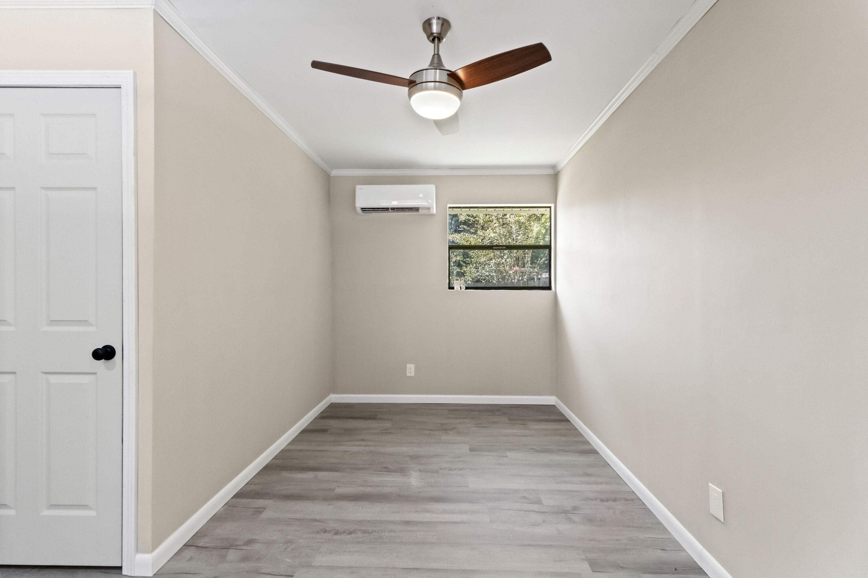 EDGEWATER VILLAGE - Residential