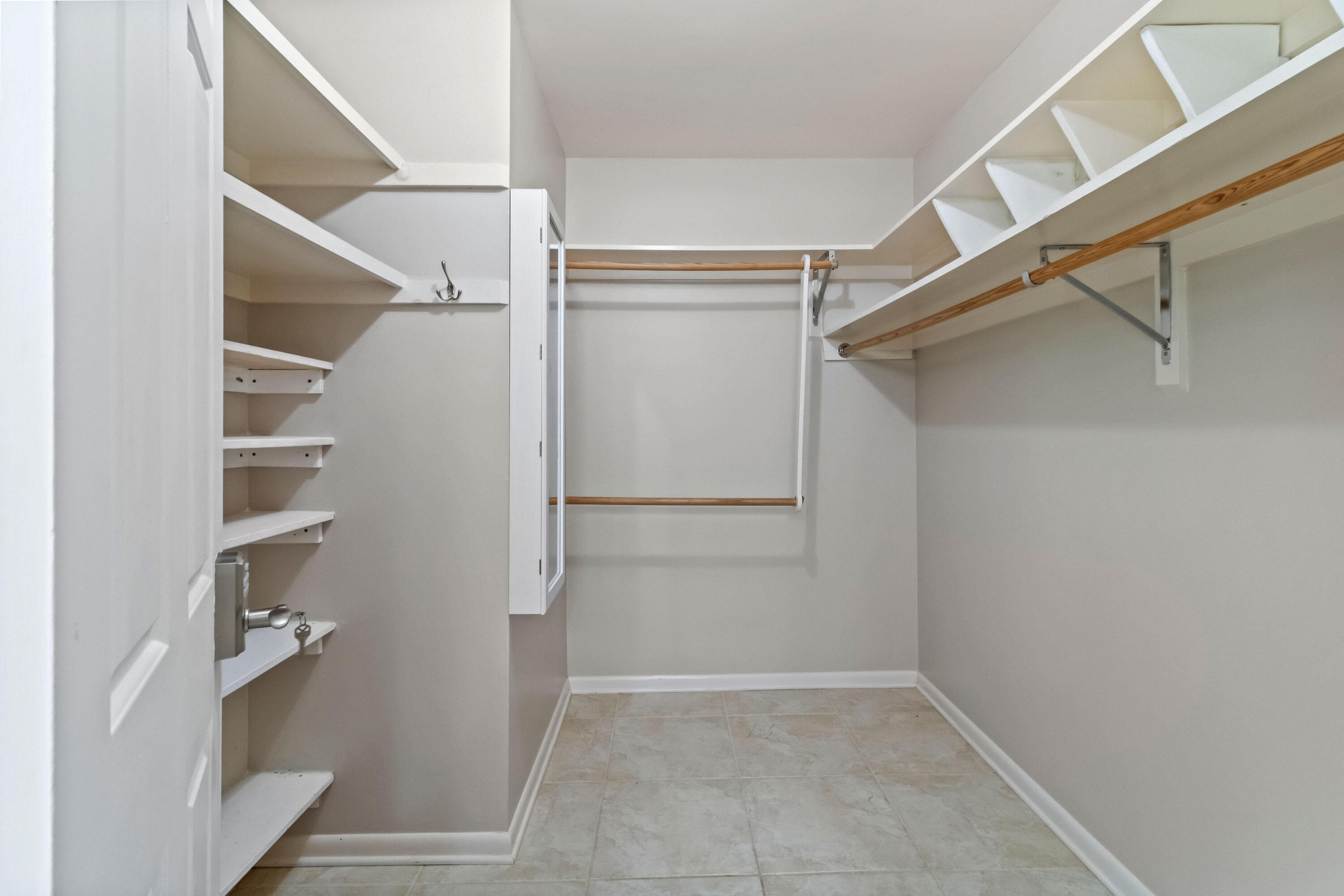 EDGEWATER VILLAGE - Residential