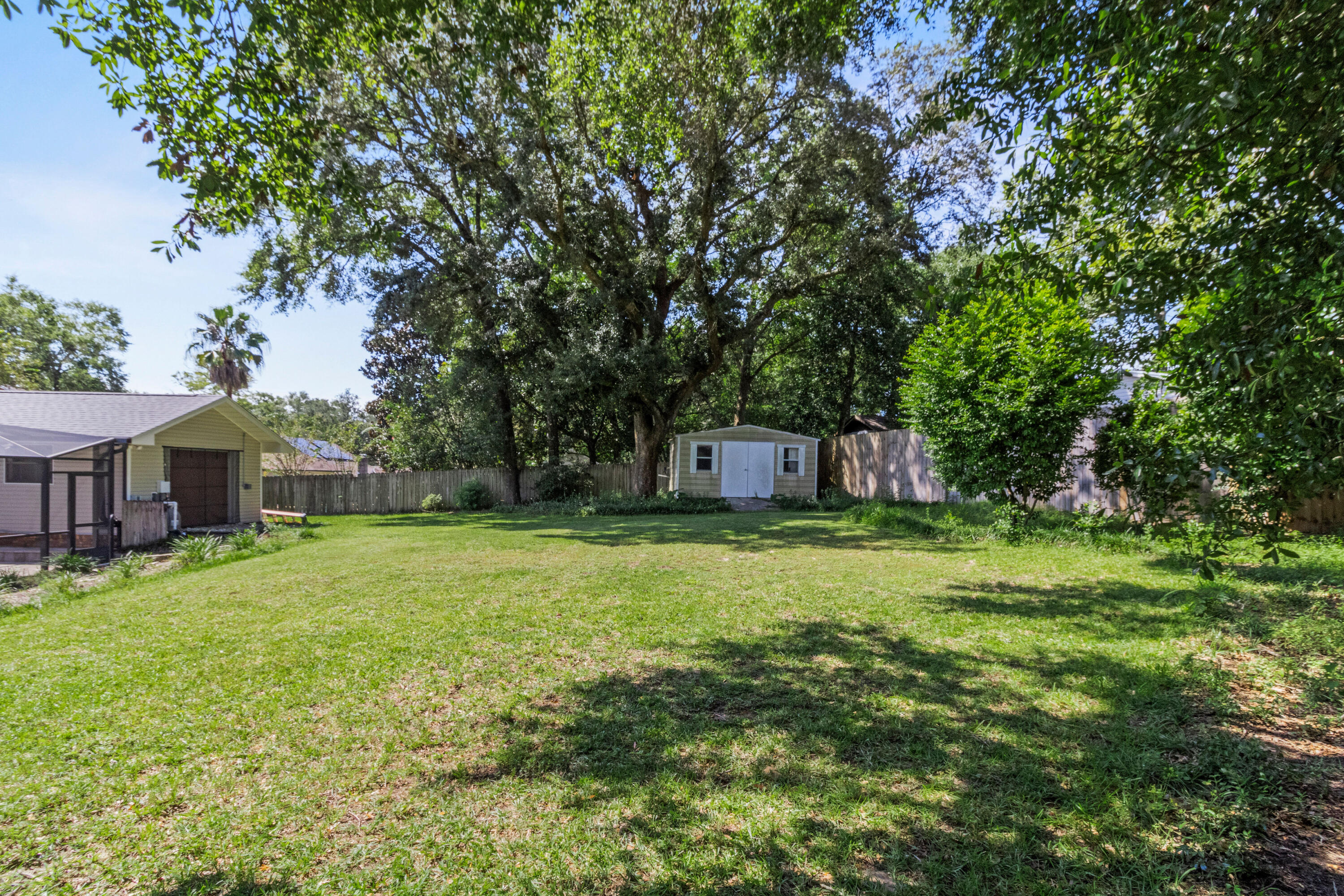 EDGEWATER VILLAGE - Residential