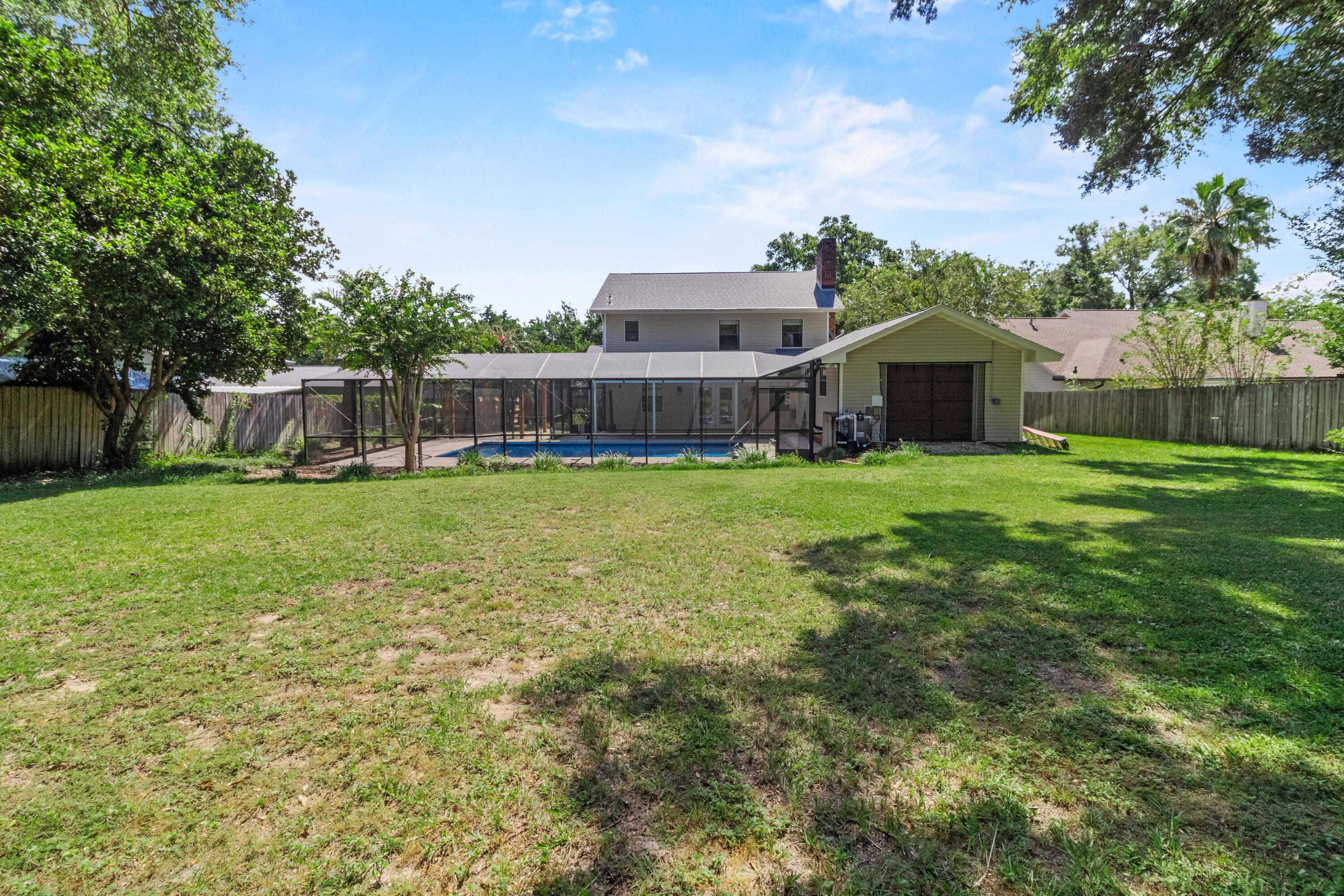 EDGEWATER VILLAGE - Residential