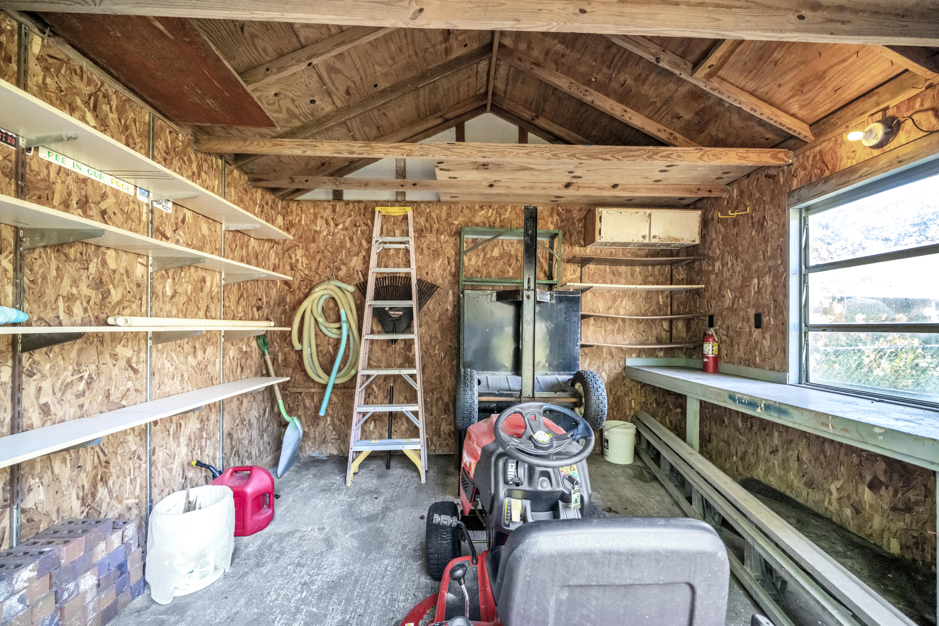 BAYOU POQUITO - Residential