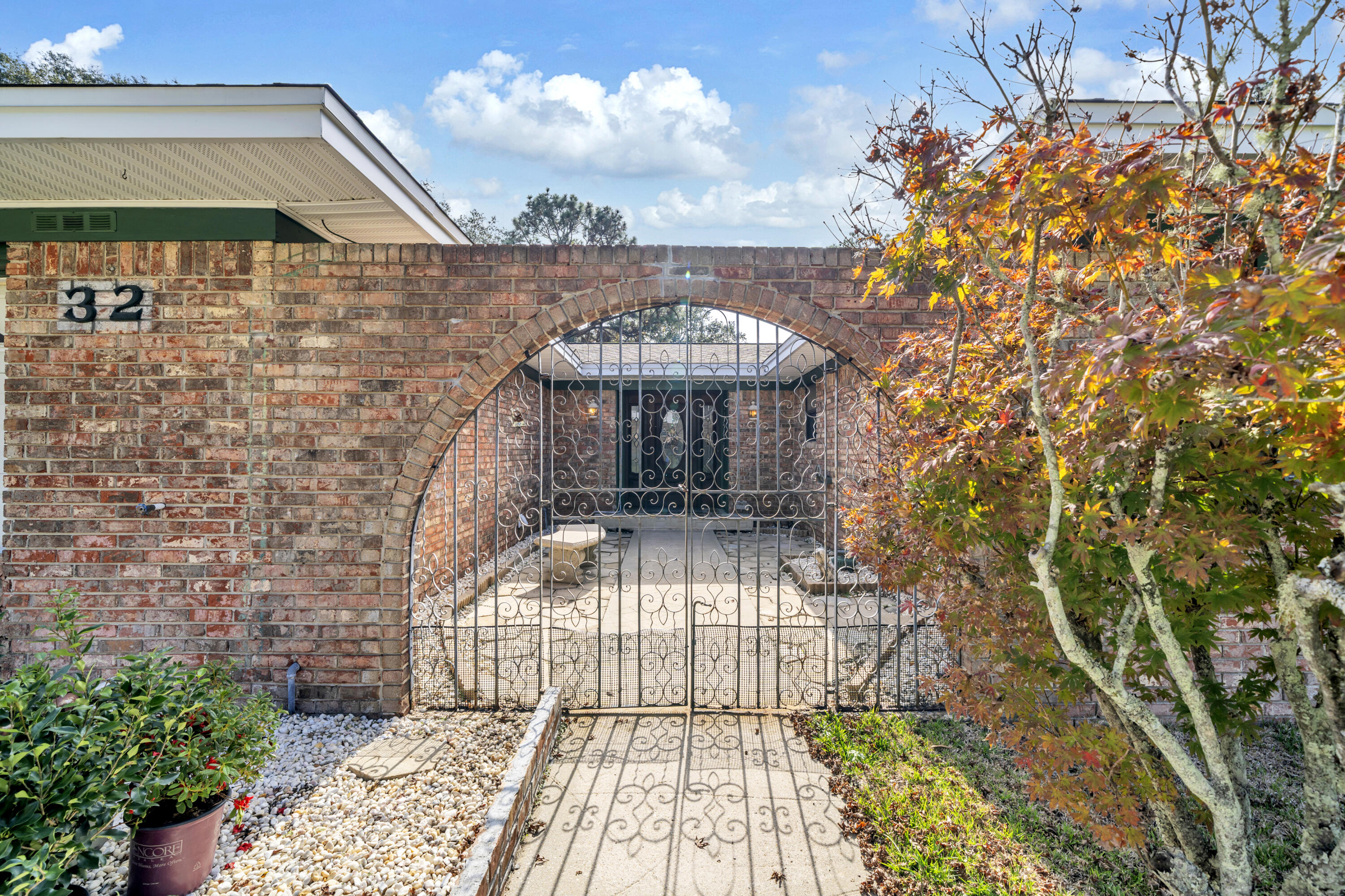 BAYOU POQUITO - Residential