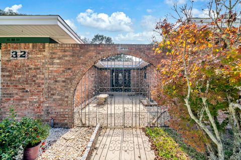 Photo of 32 Walnut Avenue, Shalimar, FL 32579 (MLS # 990417)