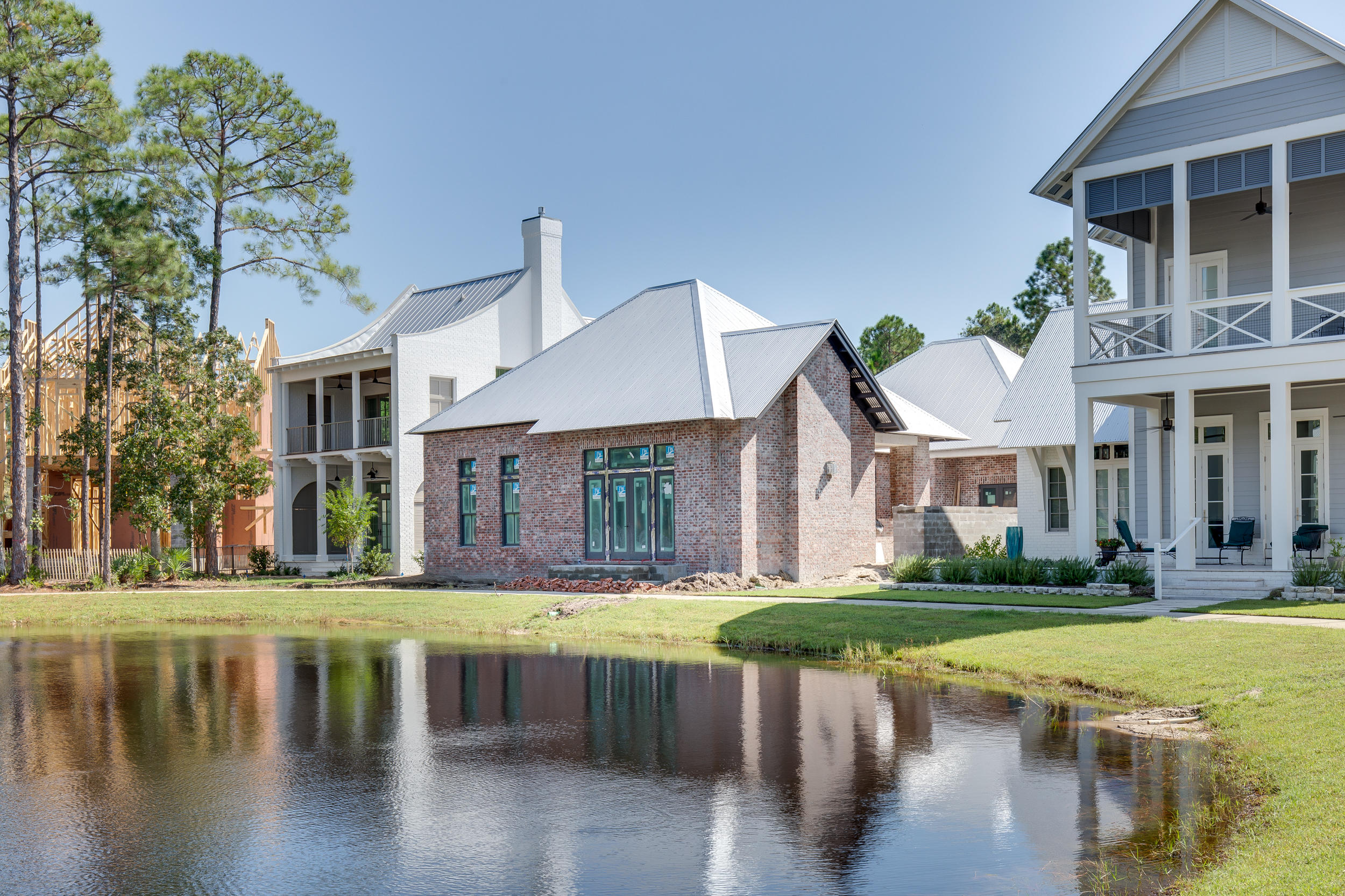 CHURCHILL OAKS - Residential