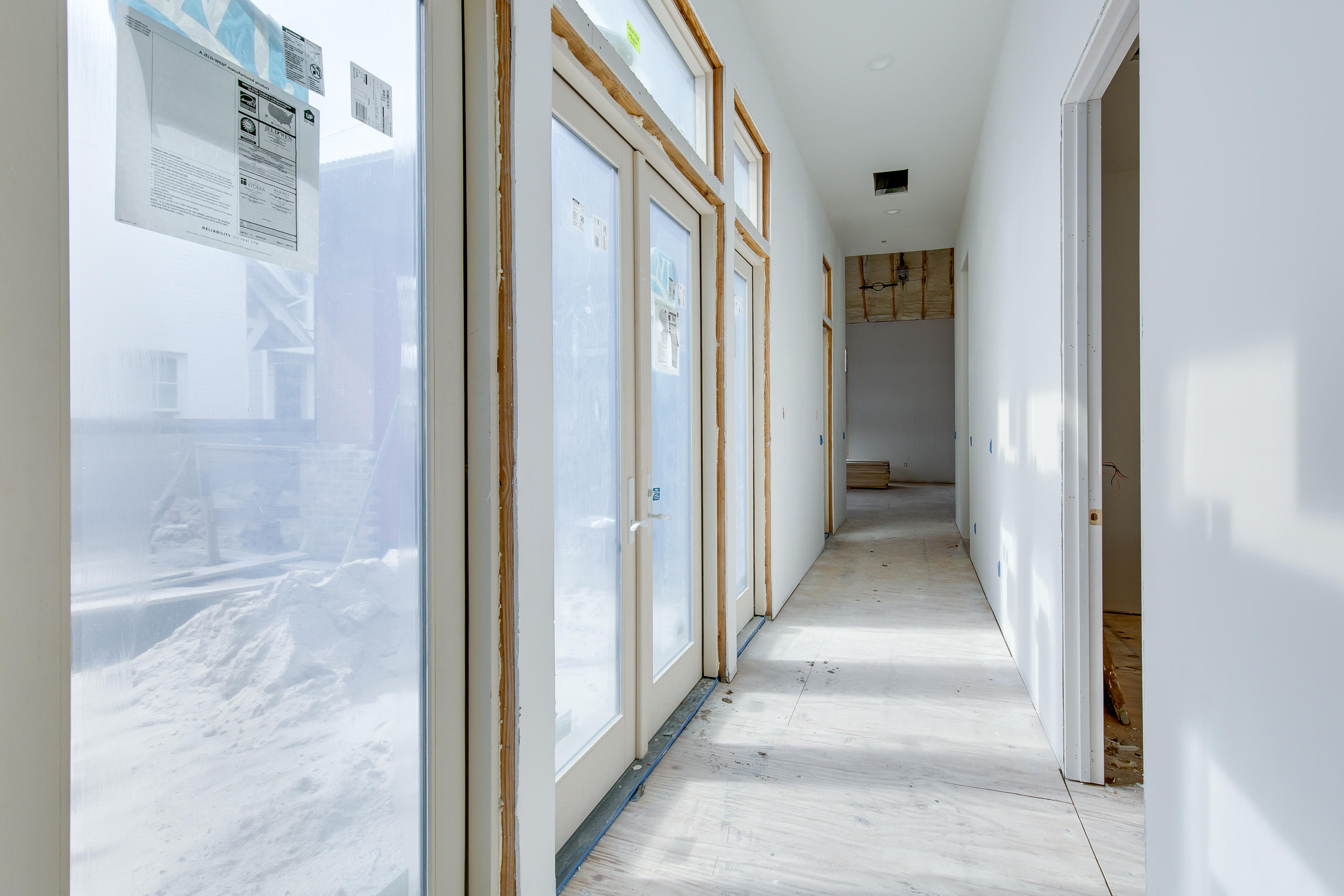 CHURCHILL OAKS - Residential