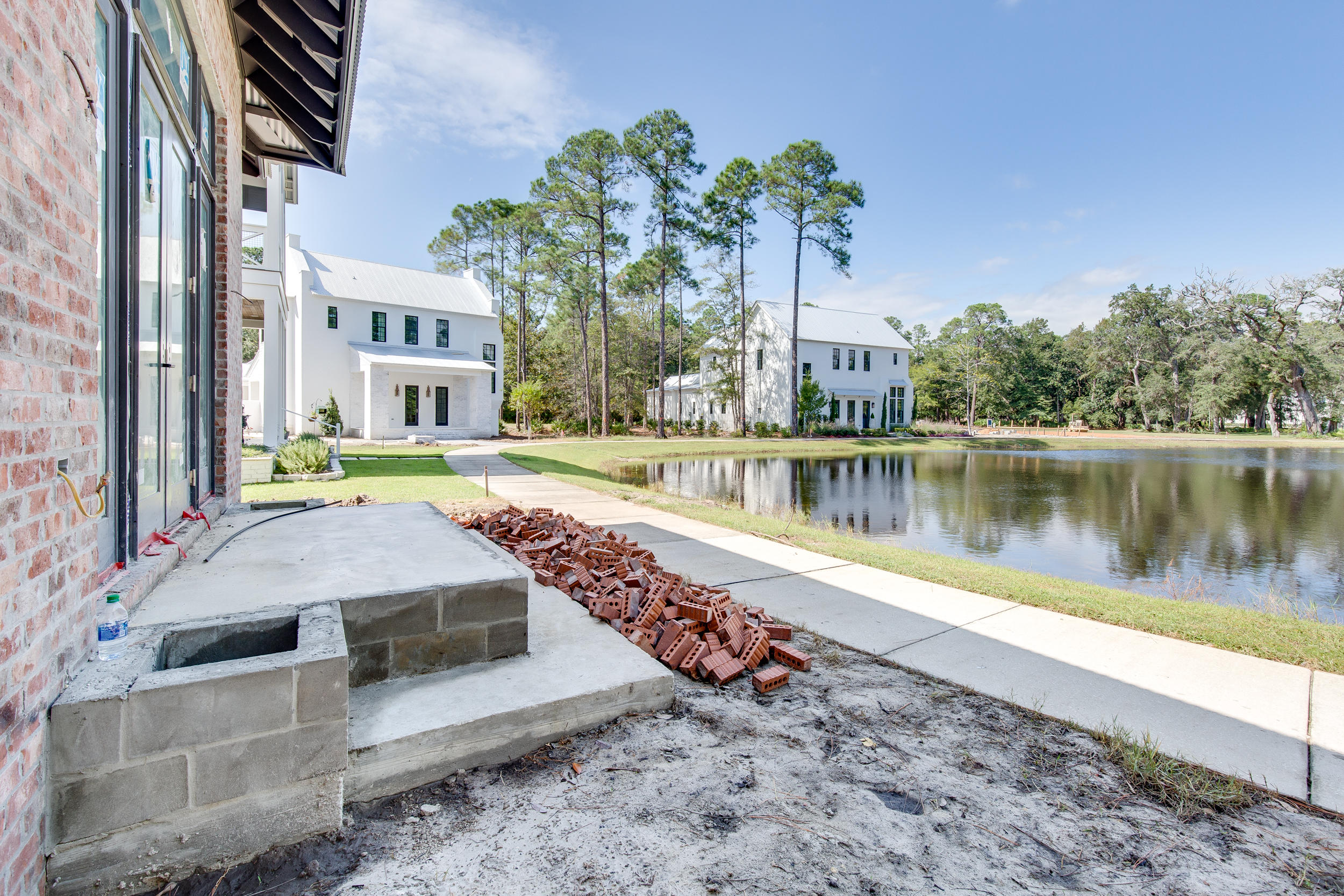 CHURCHILL OAKS - Residential