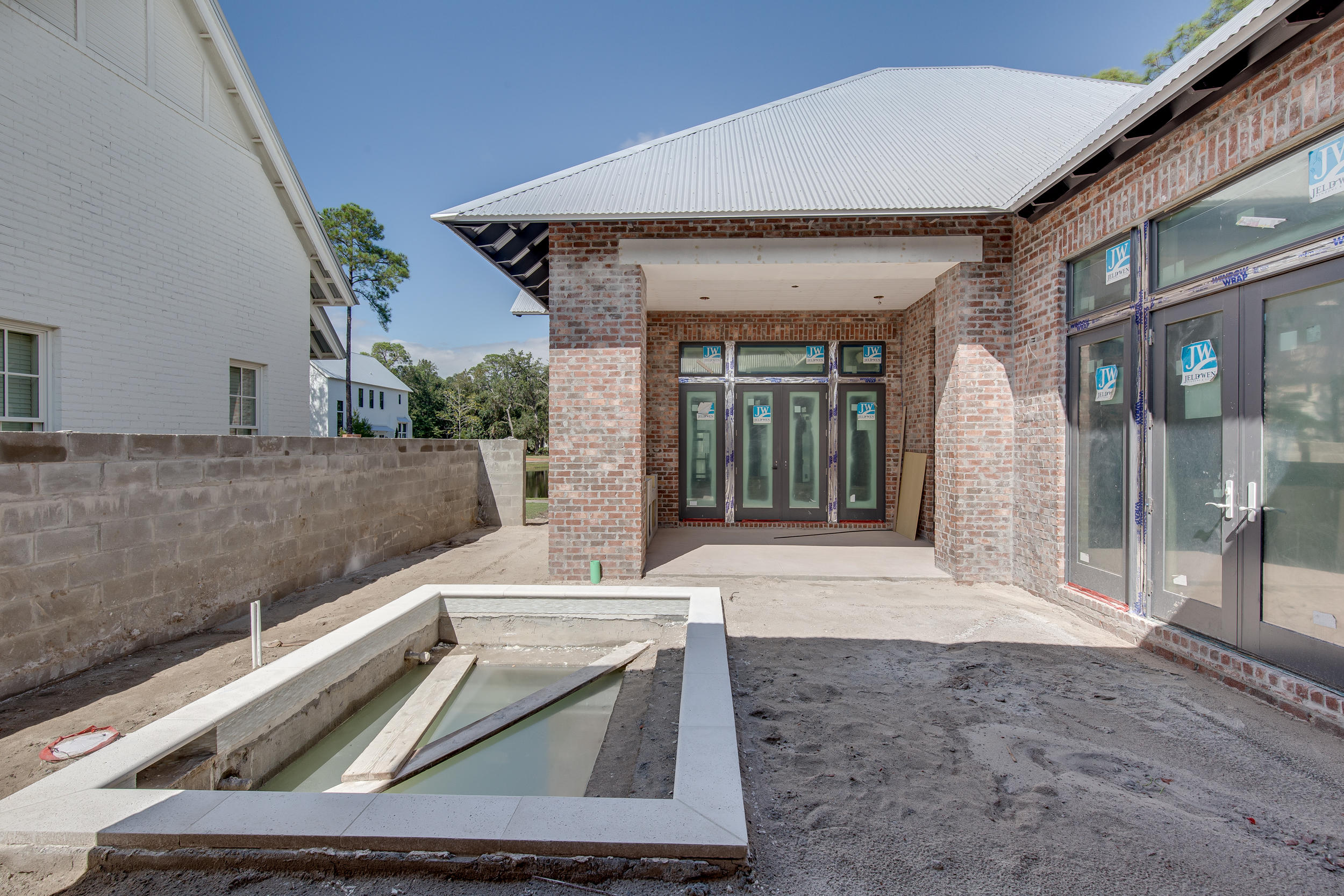 CHURCHILL OAKS - Residential