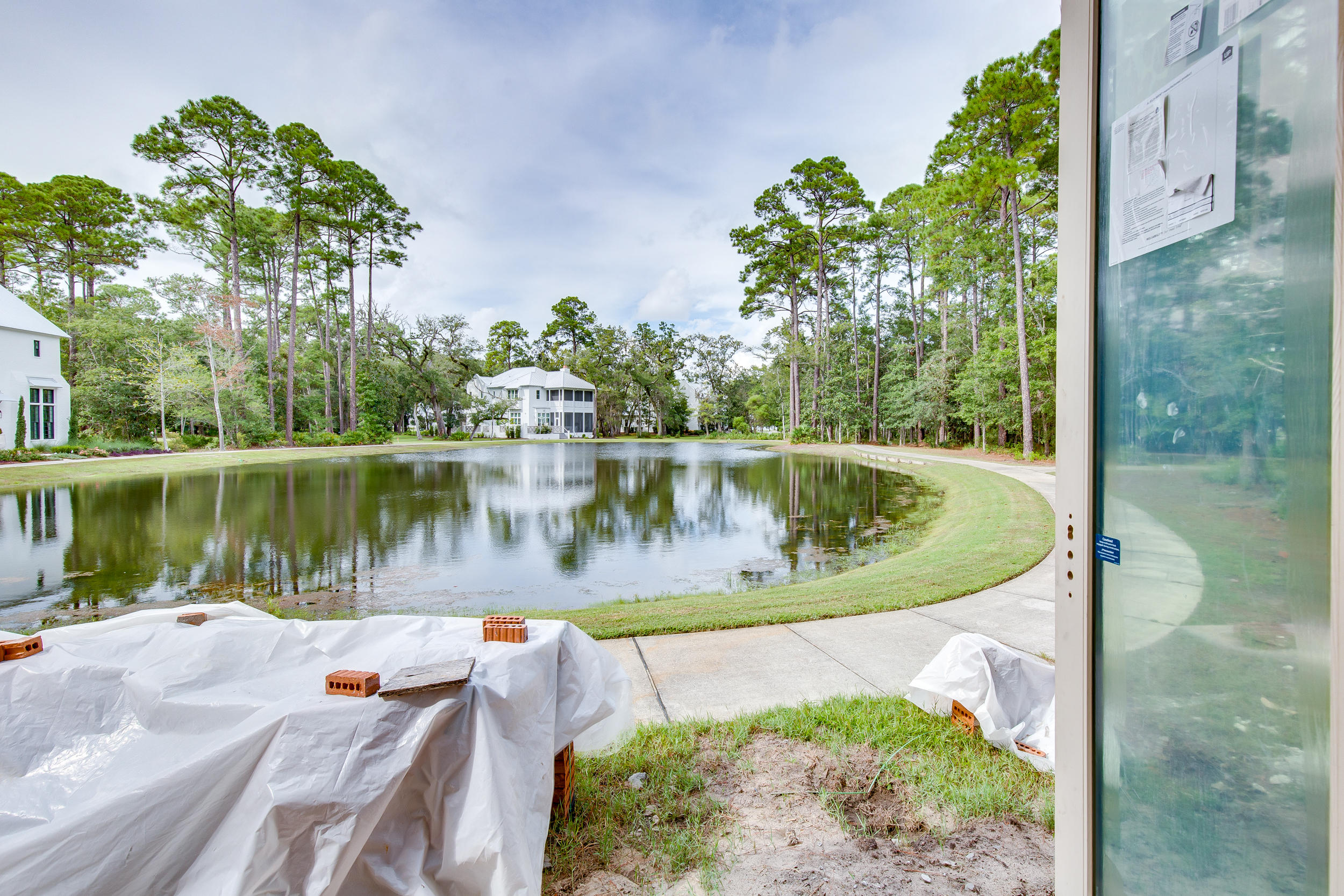 CHURCHILL OAKS - Residential