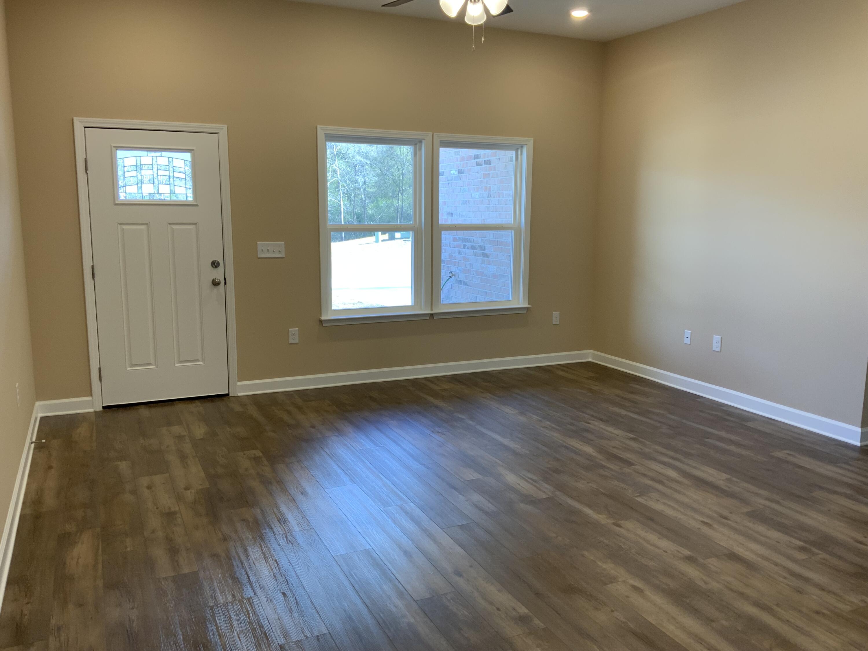 MAJESTIC OAKS VINEYARD - Residential