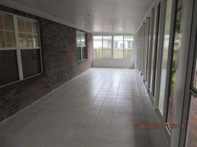 PORT DIXIE - Residential Lease
