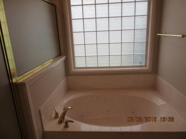 PORT DIXIE - Residential Lease