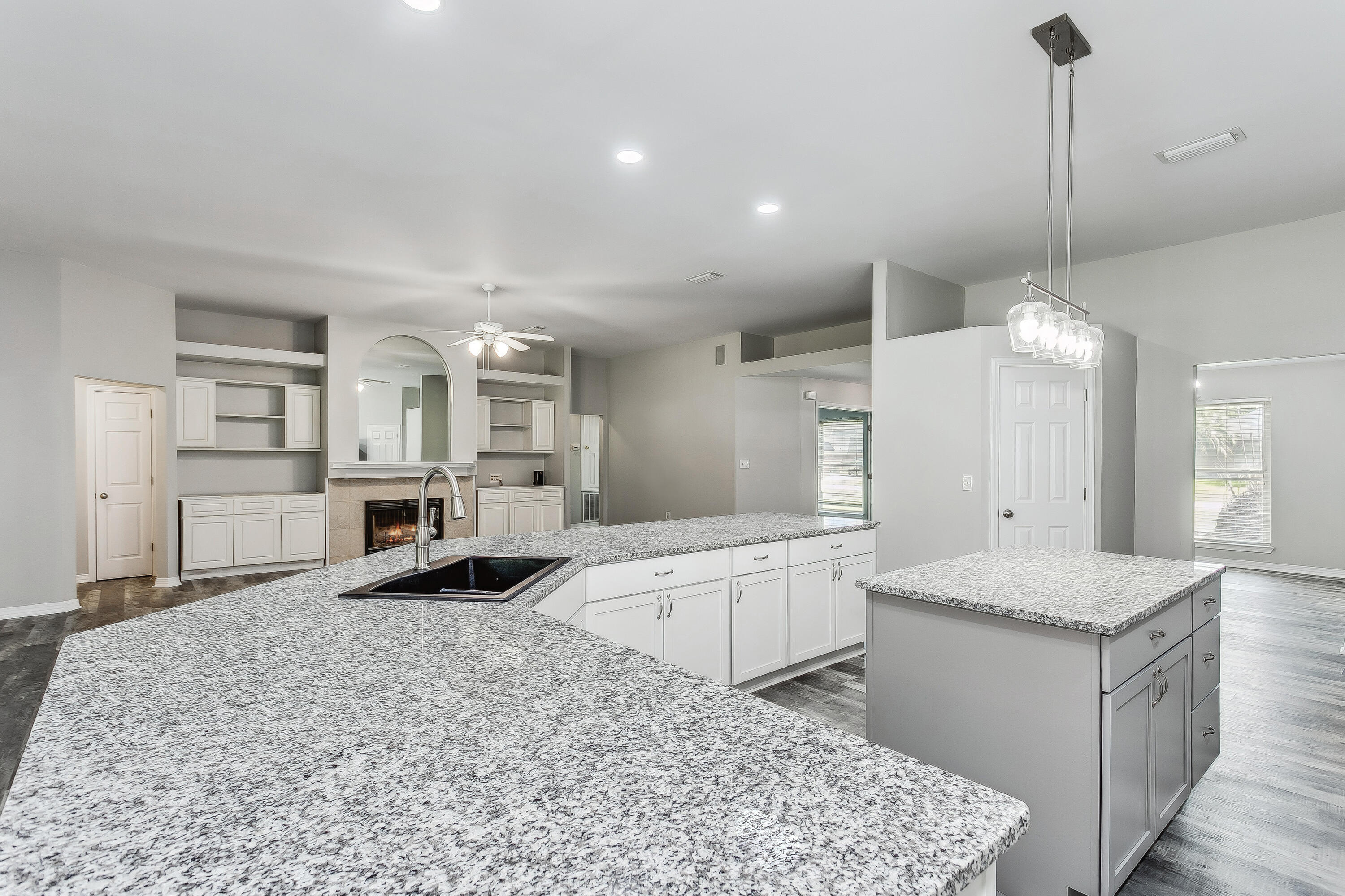 HOLLEY BY THE SEA - Residential