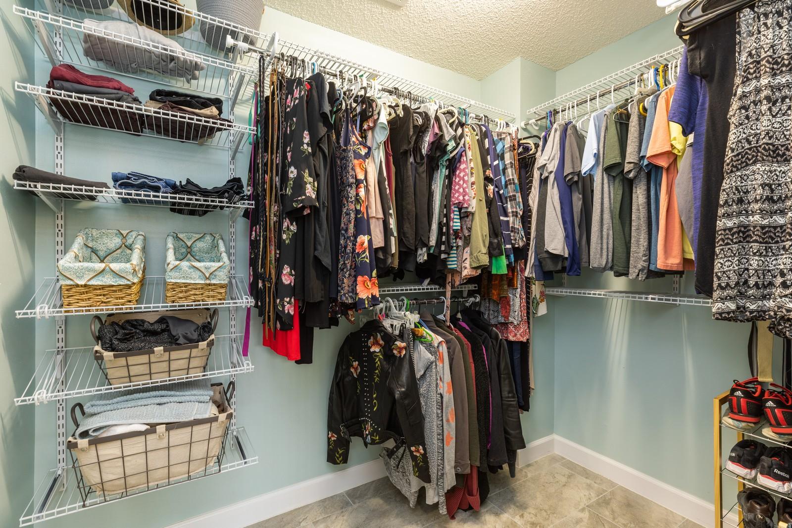 LIVE OAK MANORS - Residential