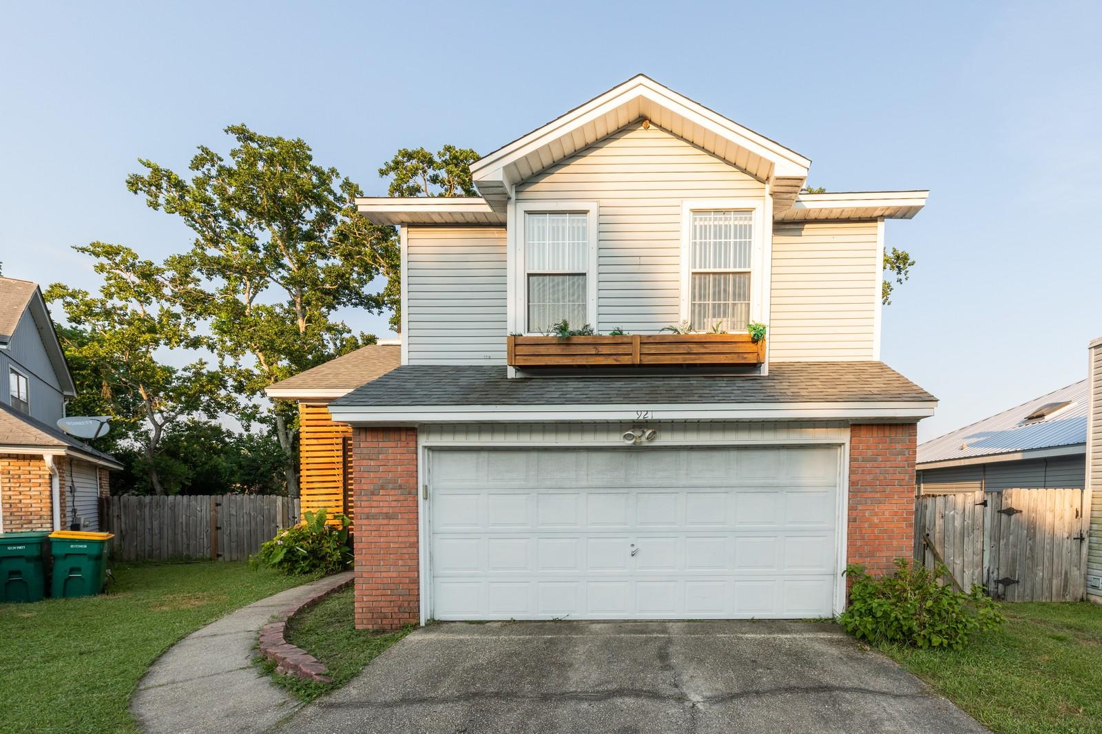 LIVE OAK MANORS - Residential