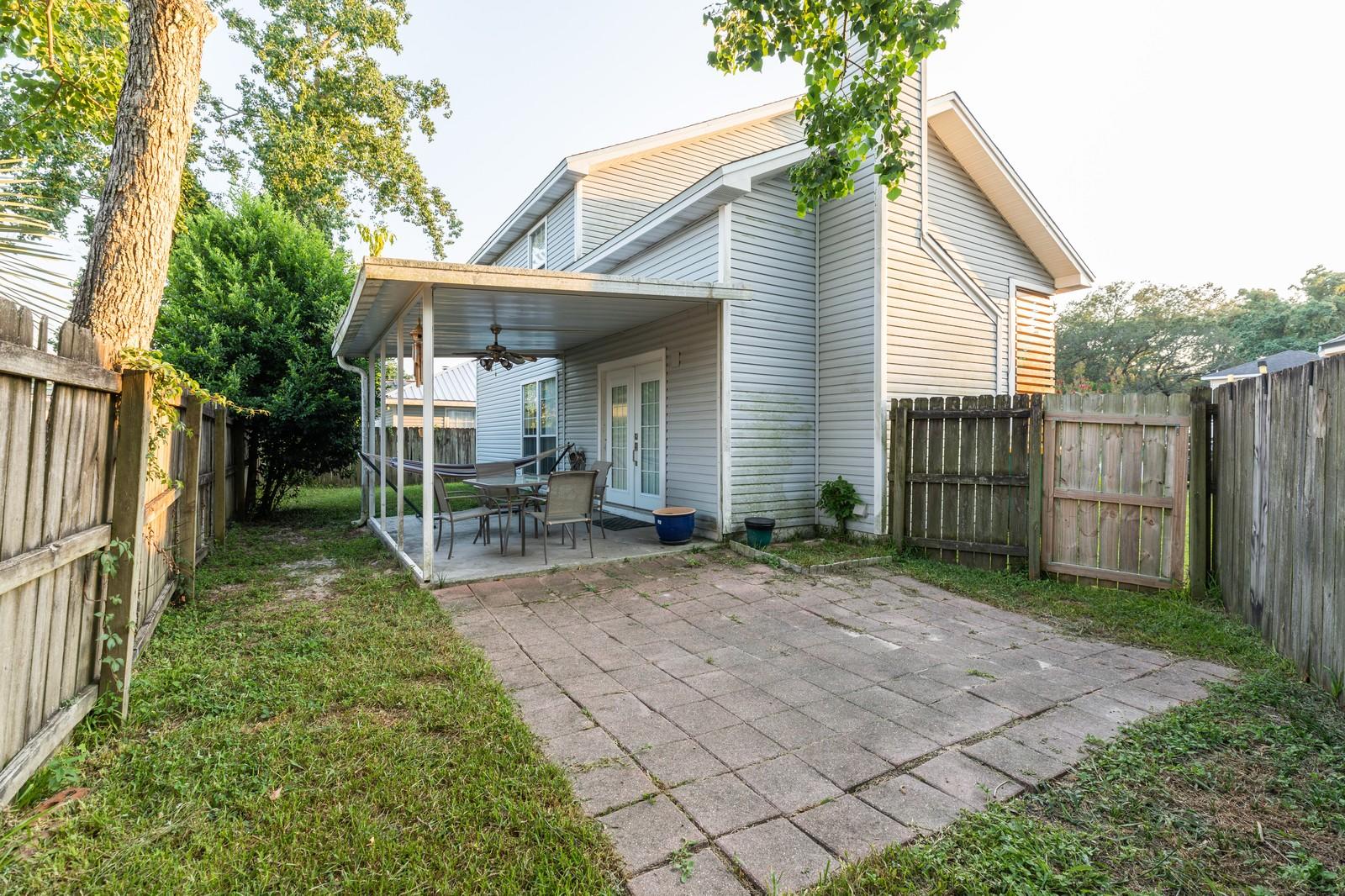 LIVE OAK MANORS - Residential