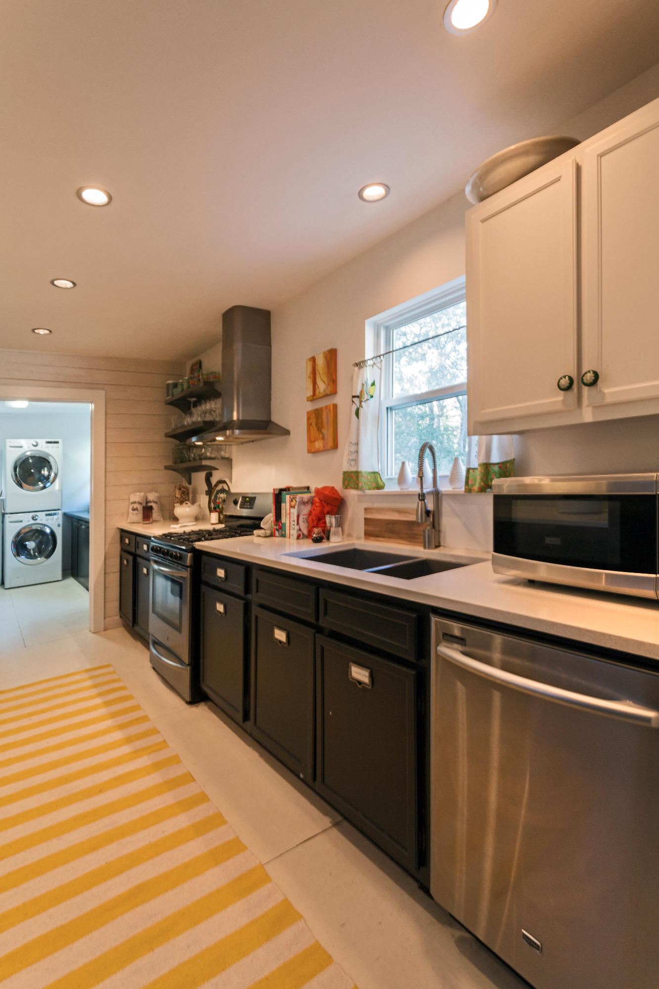 SEAGROVE VILLAGE 6TH ADD - Residential