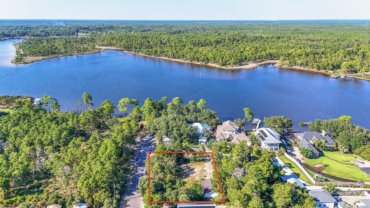 NO RECORDED SUBDIVISION - Land