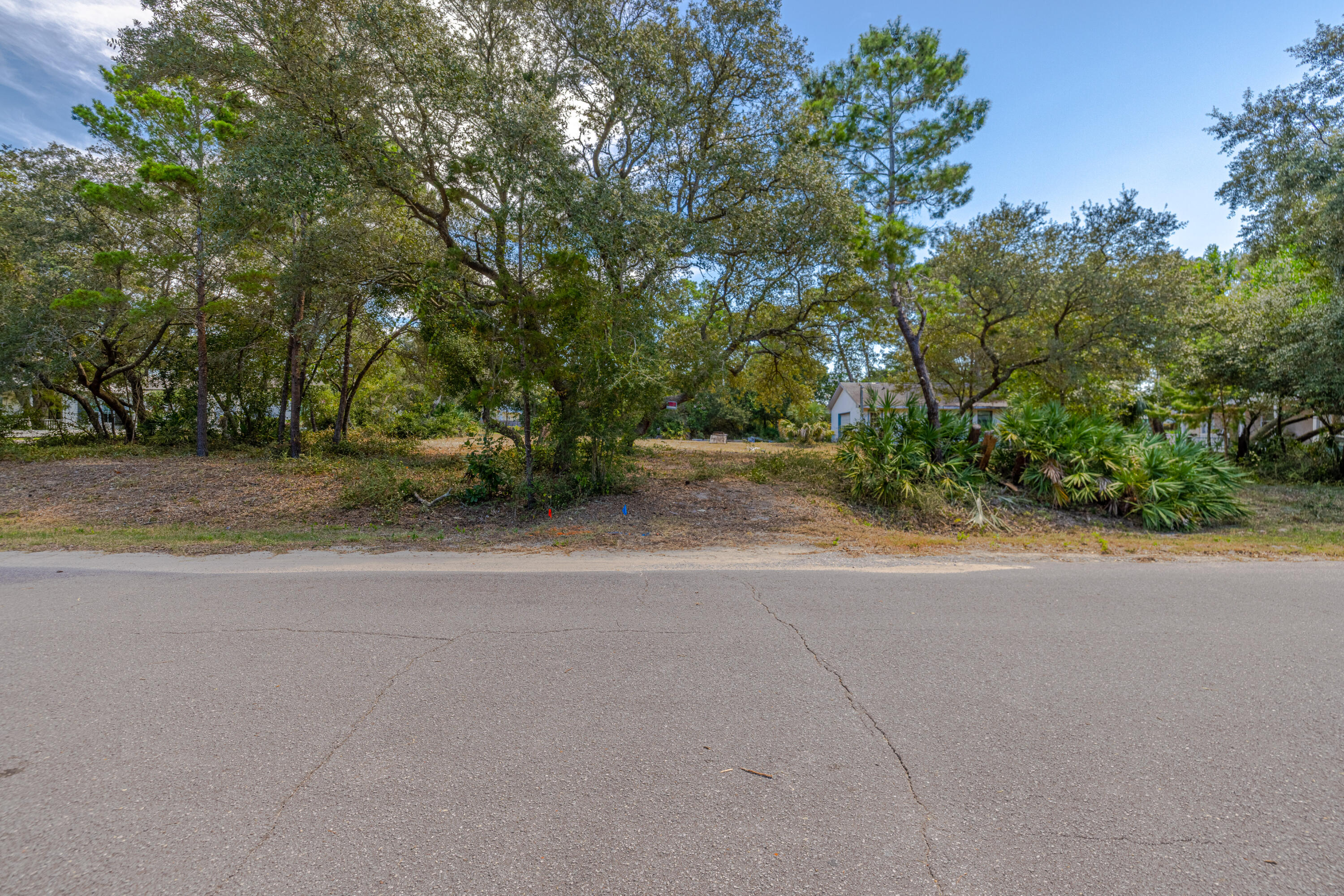 NO RECORDED SUBDIVISION - Land