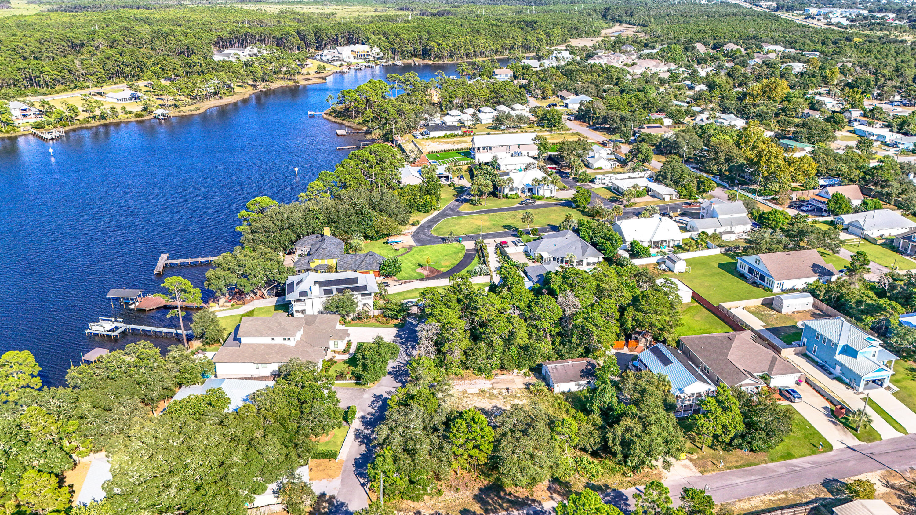 NO RECORDED SUBDIVISION - Land