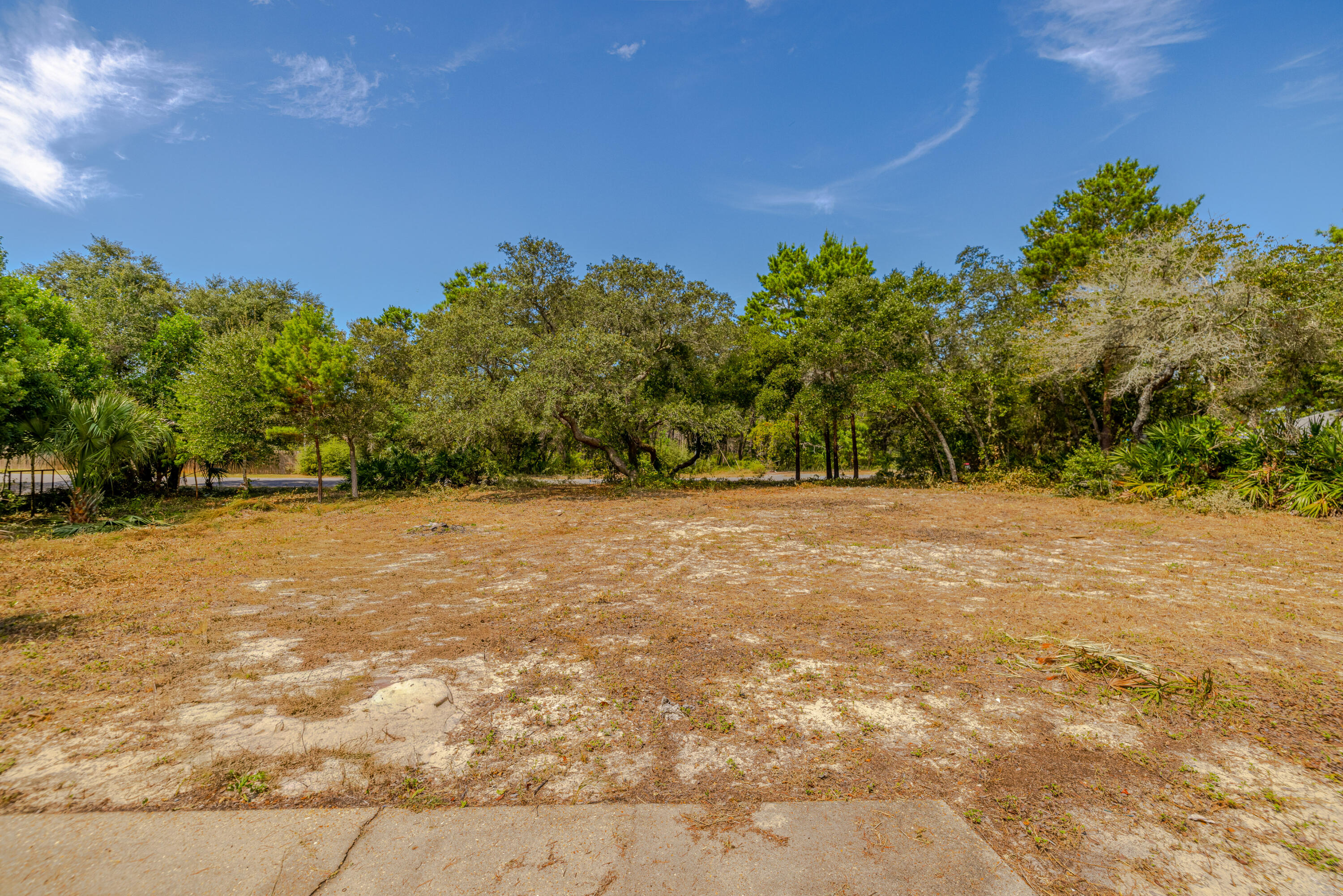 NO RECORDED SUBDIVISION - Land