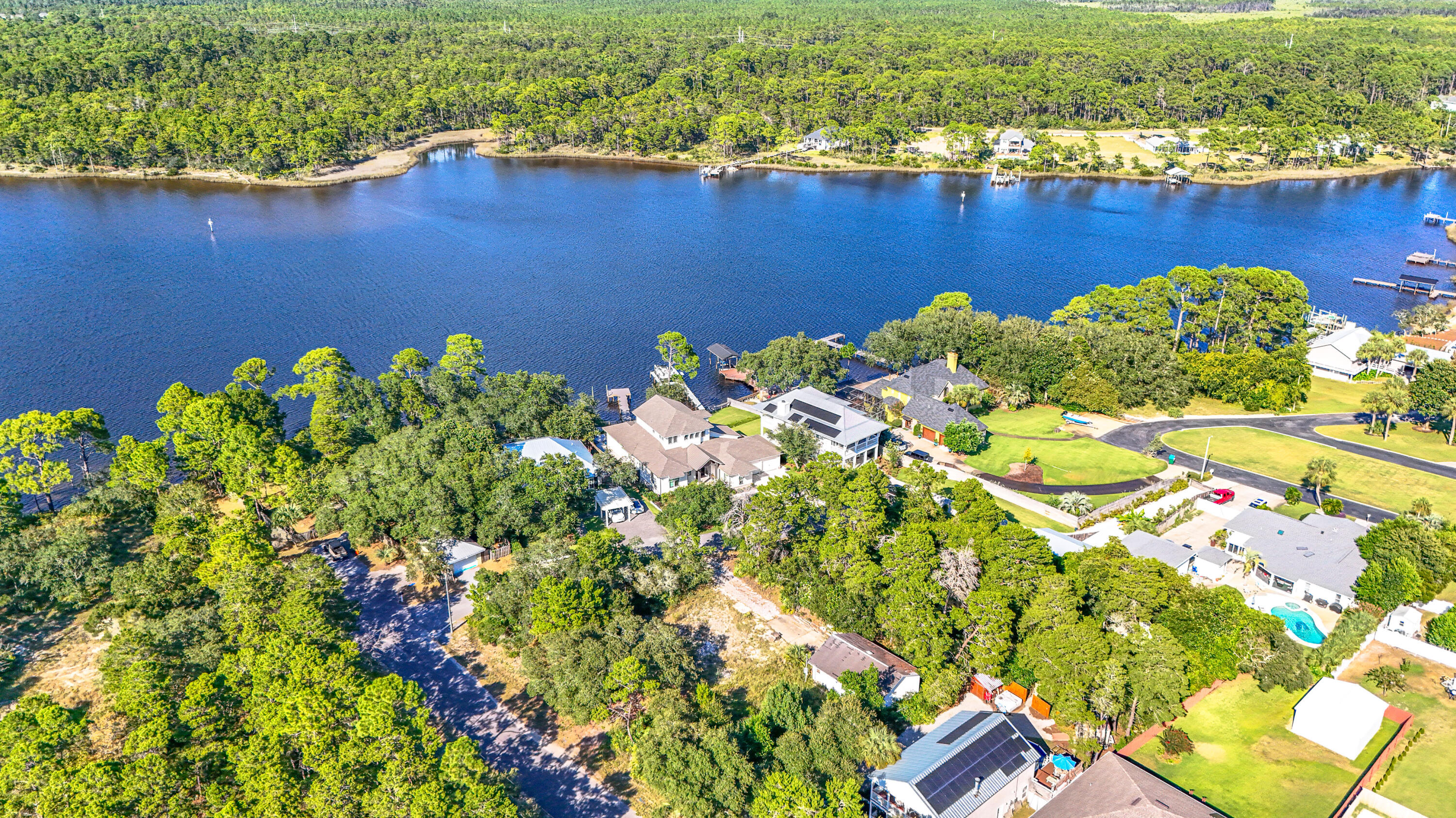 NO RECORDED SUBDIVISION - Land