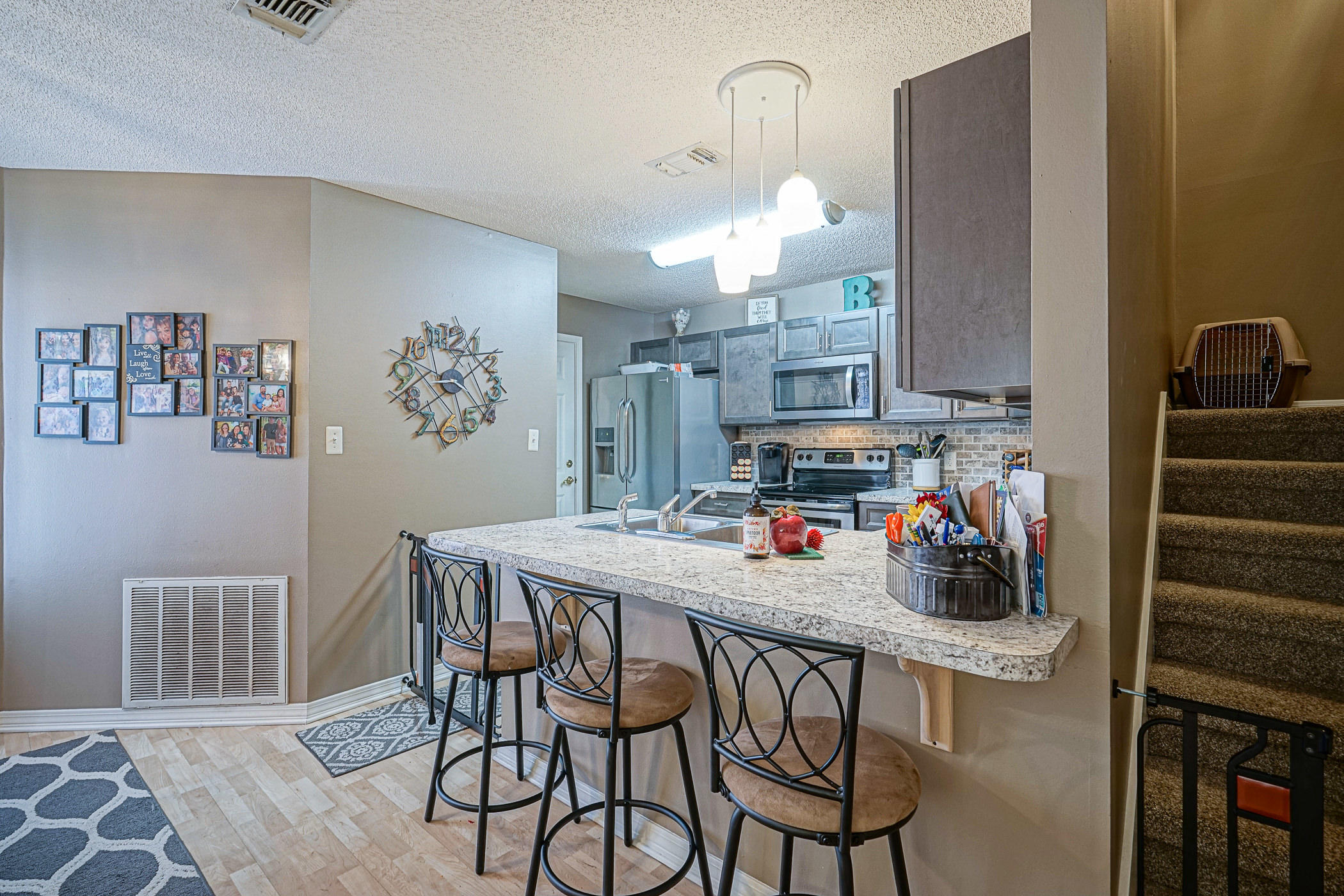 MAGNOLIA SQUARE - Residential