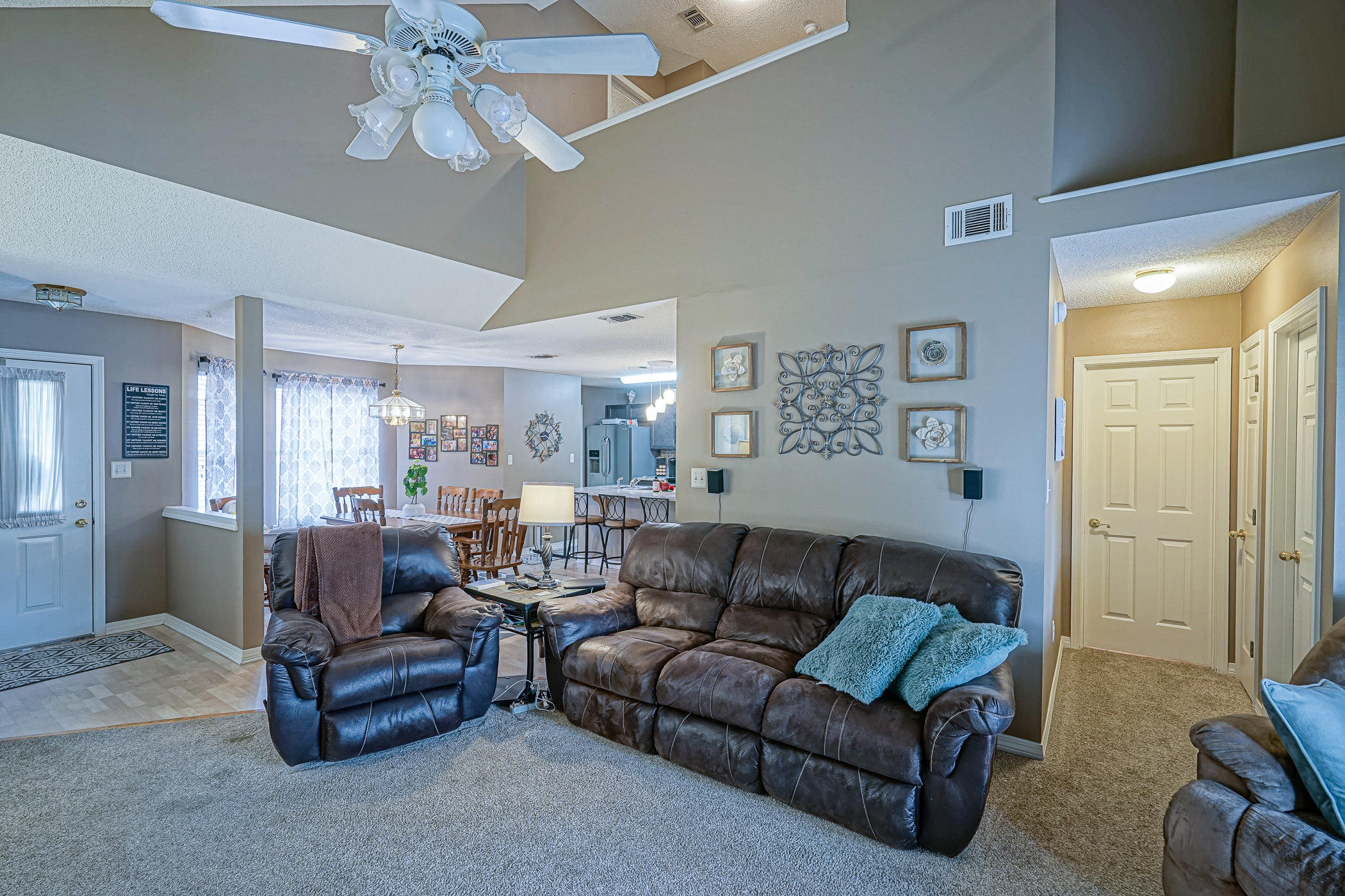 MAGNOLIA SQUARE - Residential