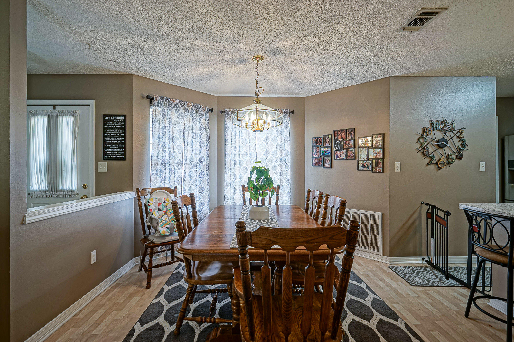 MAGNOLIA SQUARE - Residential